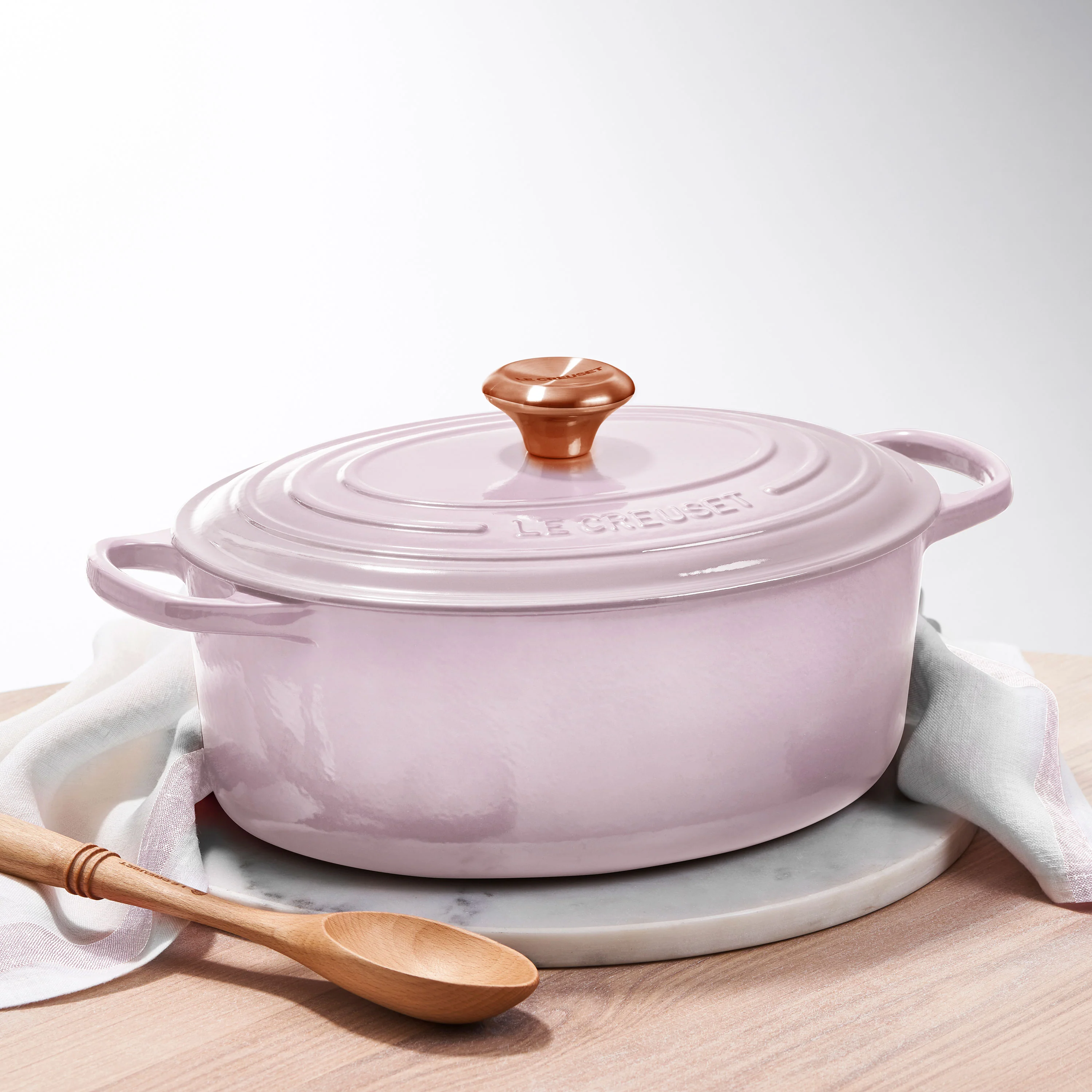 Le Creuset Signature Cast Iron 8-quart Shallot Oval Dutch Oven with Copper Knob - Image 7