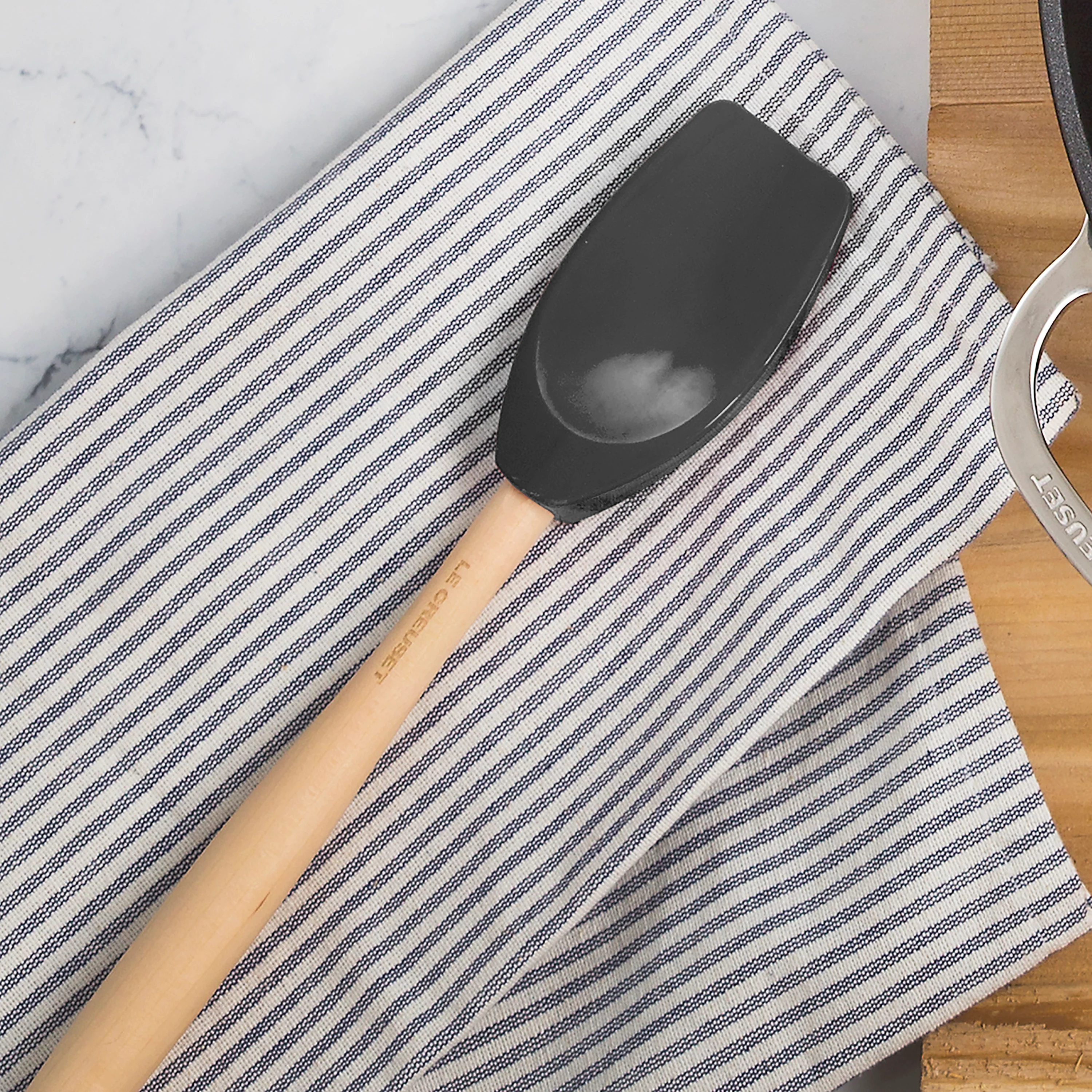 Le Creuset 5 Piece Oyster Silicone Utensil Set - Image 7