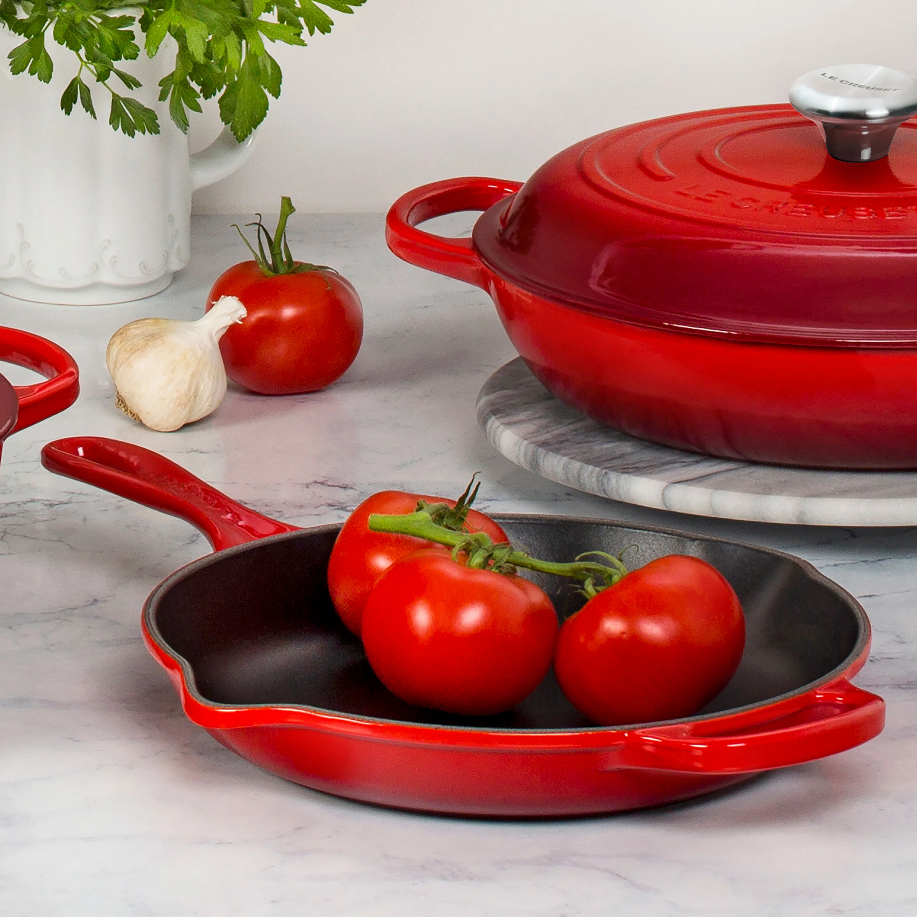 Le Creuset Signature Cast Iron 9" Cerise Skillet - Image 4