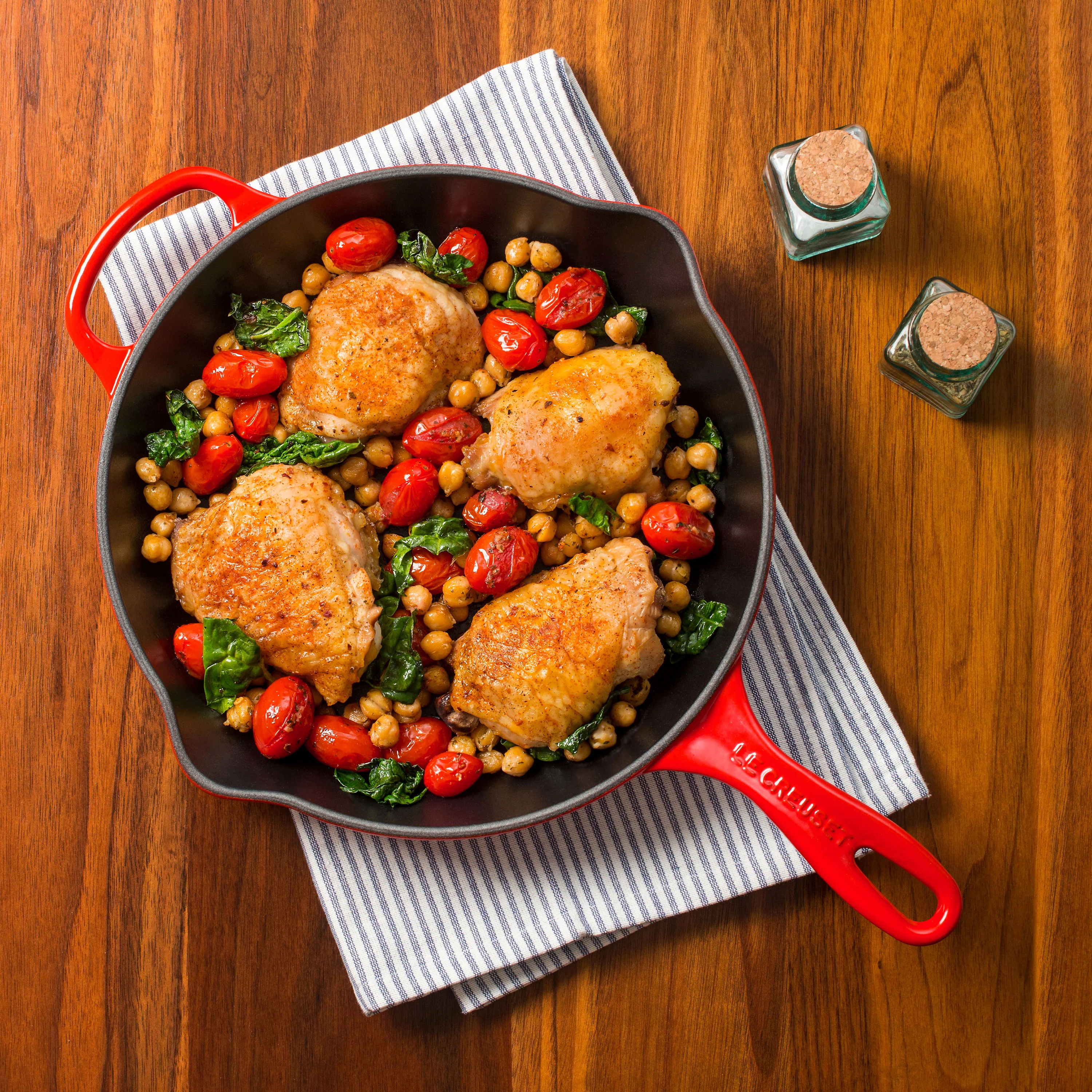 Le Creuset Signature Cast Iron 9" Cerise Skillet - Image 6