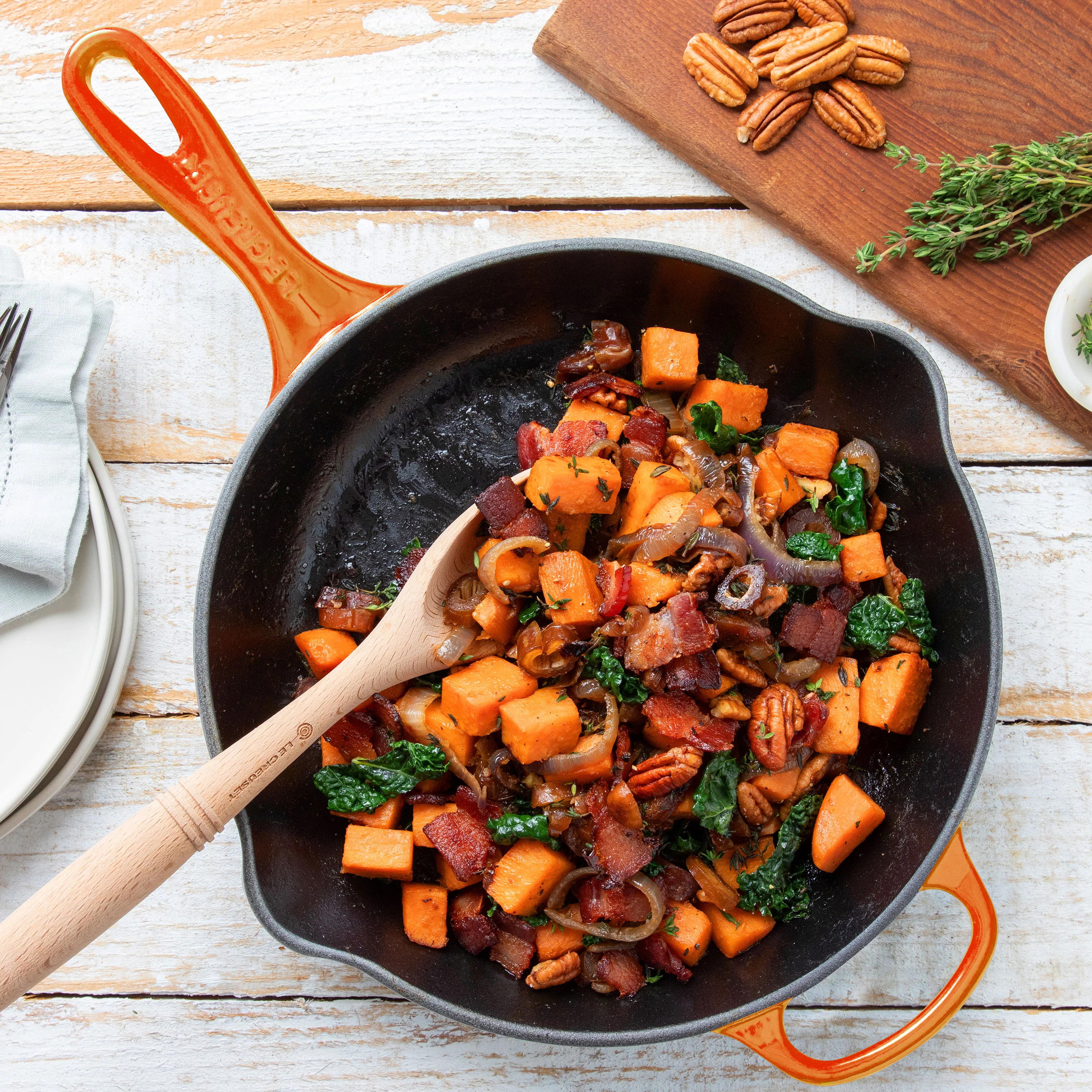 Le Creuset Signature Cast Iron 10.25" Flame Skillet - Image 5
