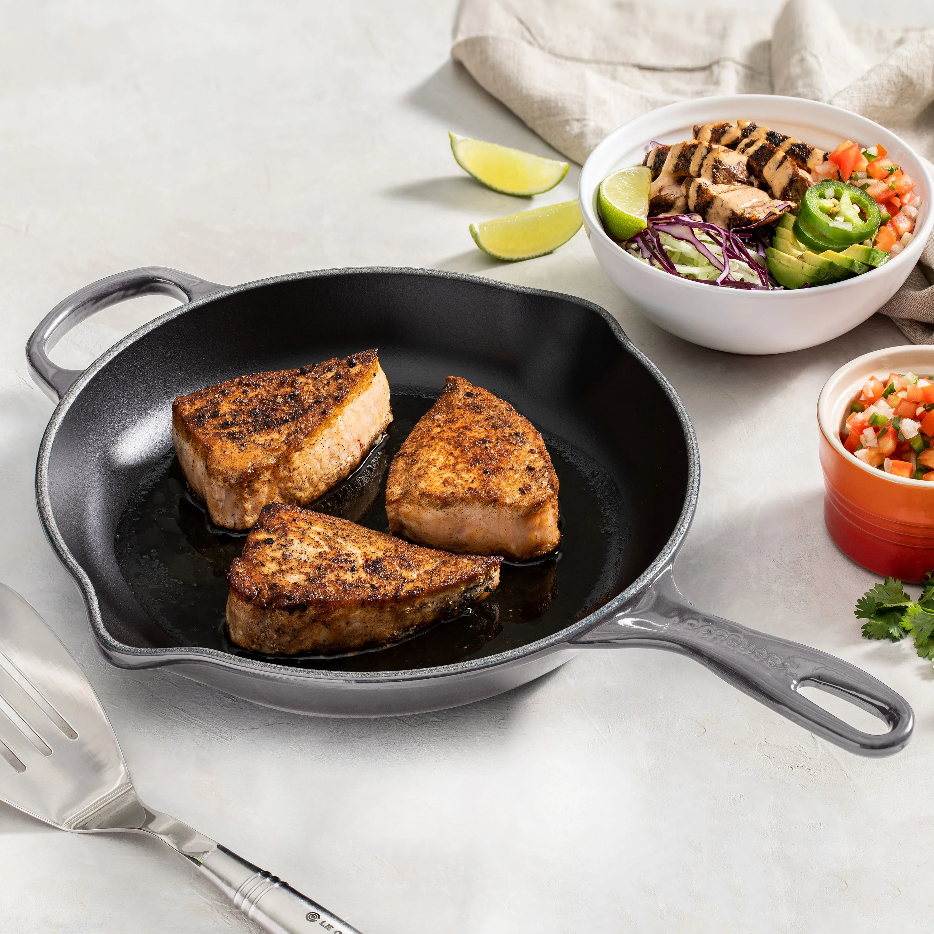 Le Creuset Signature Cast Iron 11.75" Oyster Skillet - Image 4