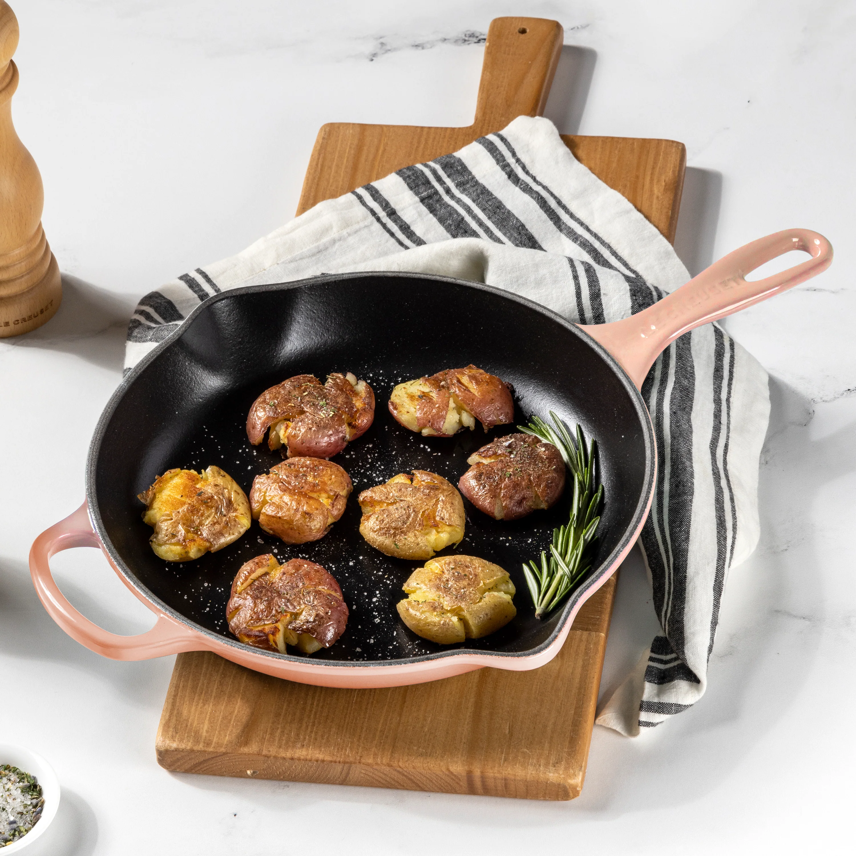 Le Creuset Signature Cast Iron 10.25" Peche Skillet - Image 4