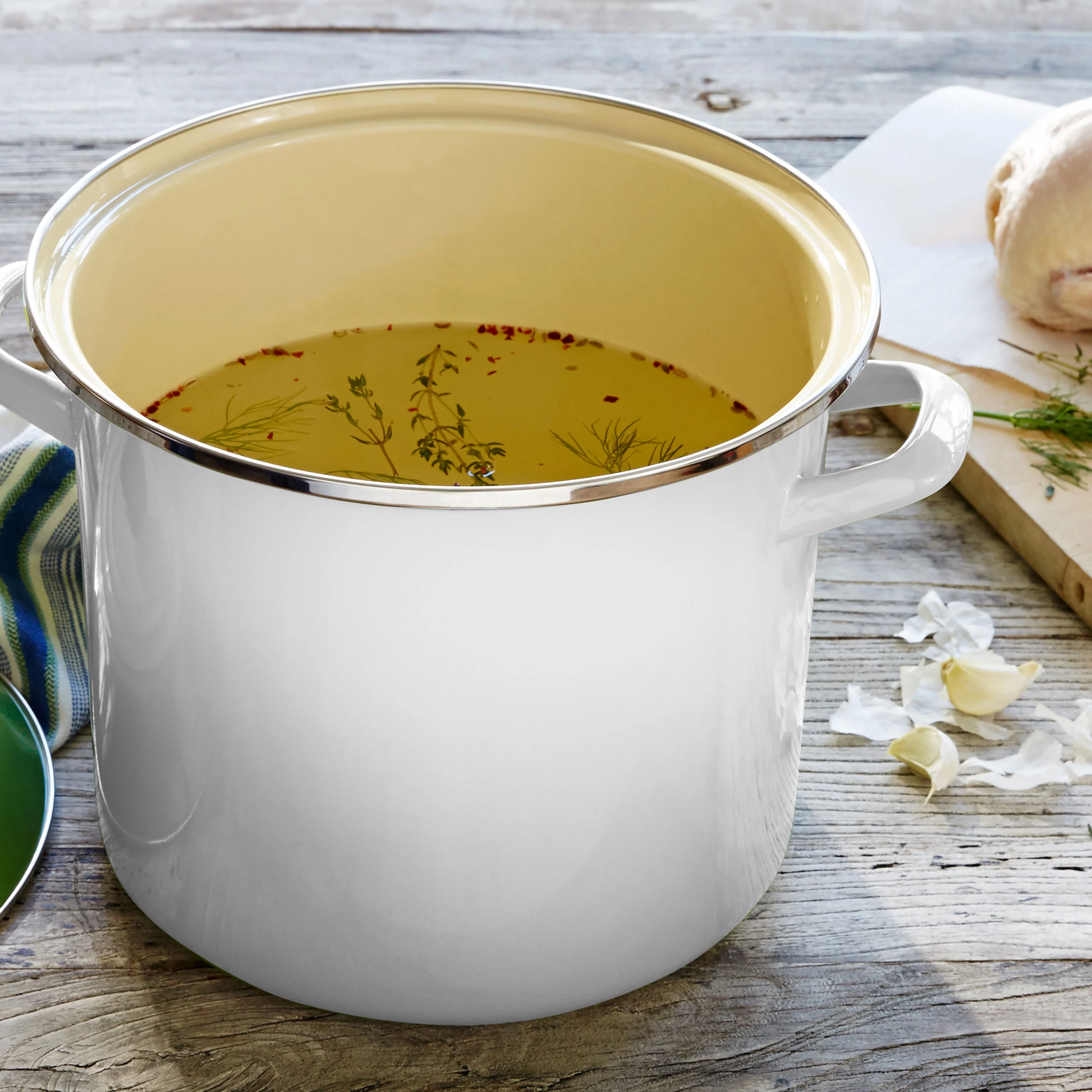 Le Creuset Enameled Steel 8-quart White Stock Pot - Image 5