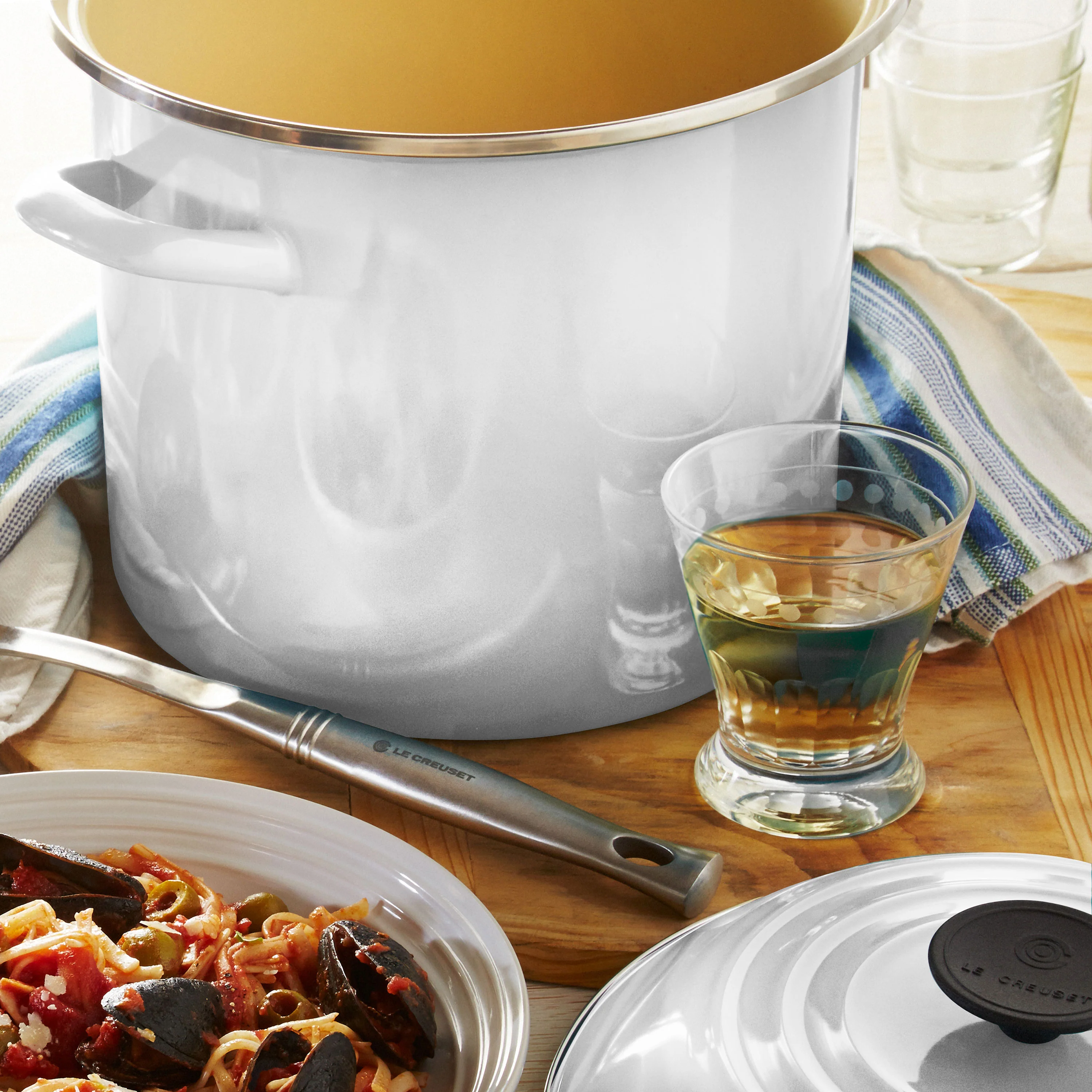 Le Creuset Enameled Steel 8-quart White Stock Pot - Image 6