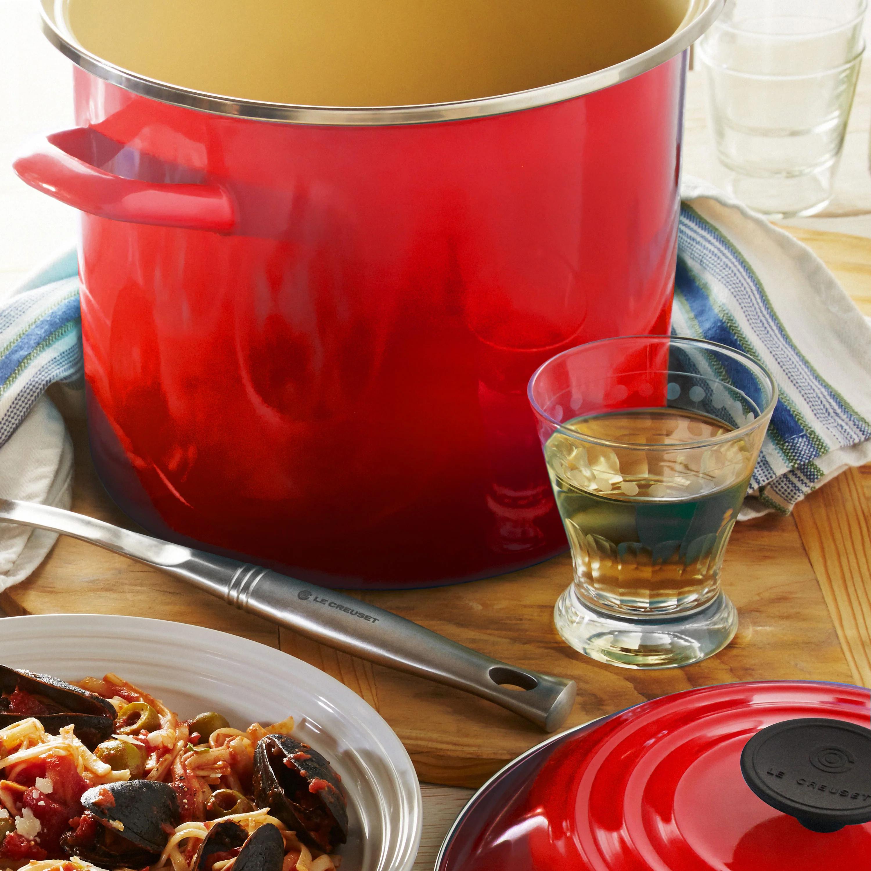 Le Creuset Enameled Steel 8-quart Cerise Stock Pot - Image 6