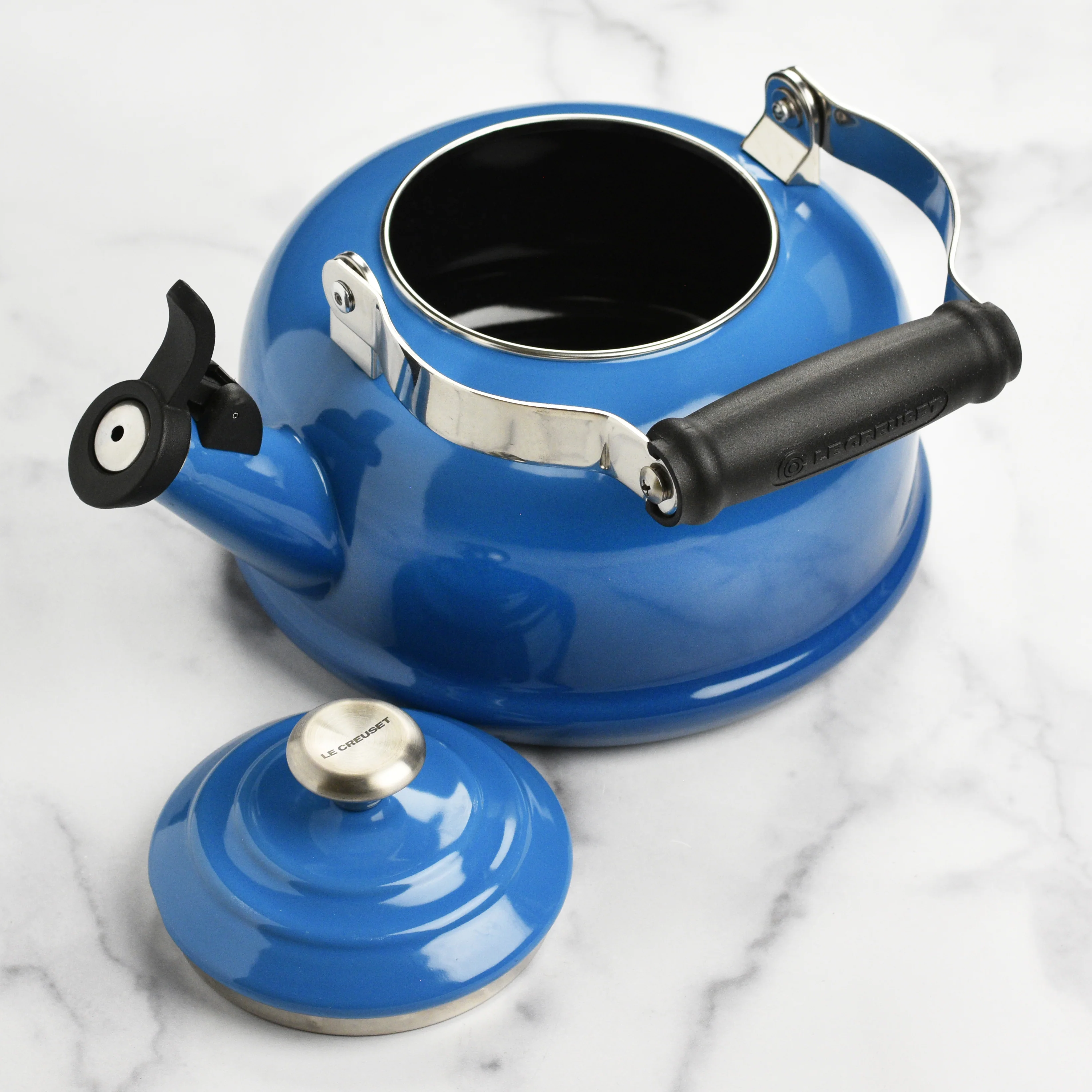 Le Creuset Enameled Steel 1.7-quart Marseille Whistling Tea Kettle - Image 3