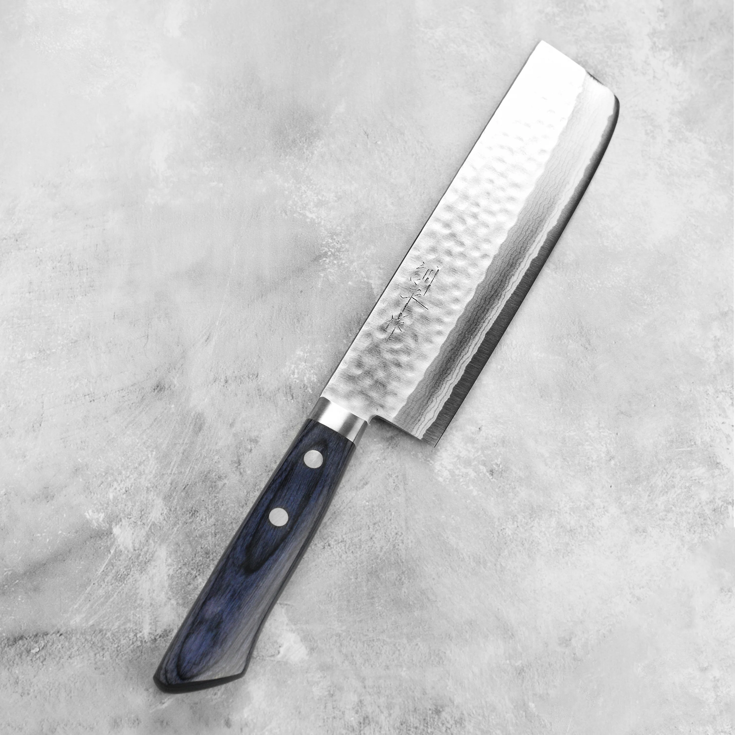 Masutani VG10 Hammered Damascus 6.7" Nakiri, Blue Handle - Image 6