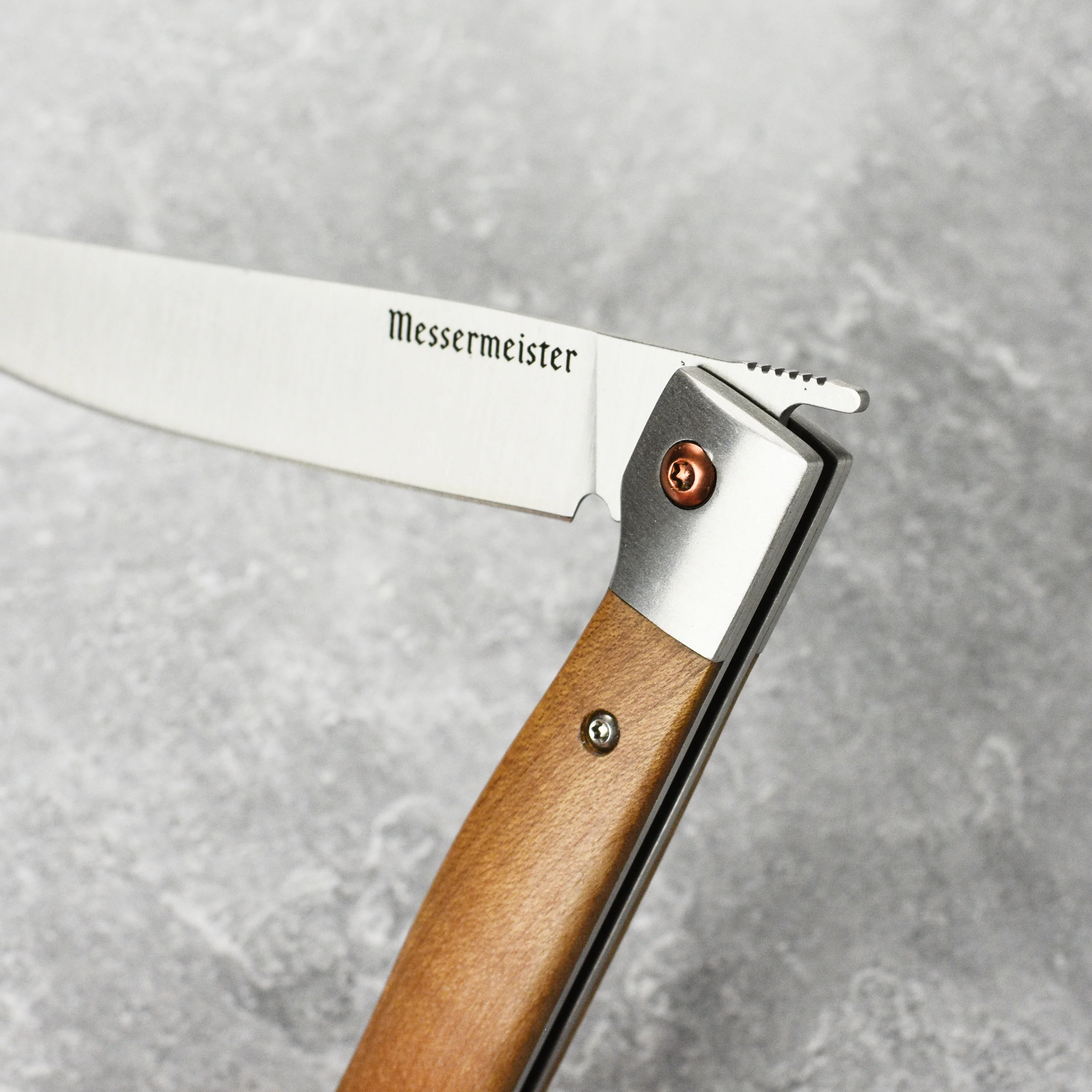 Messermeister 4 Piece Folding Steak Knife Set with Leather Roll - Image 3