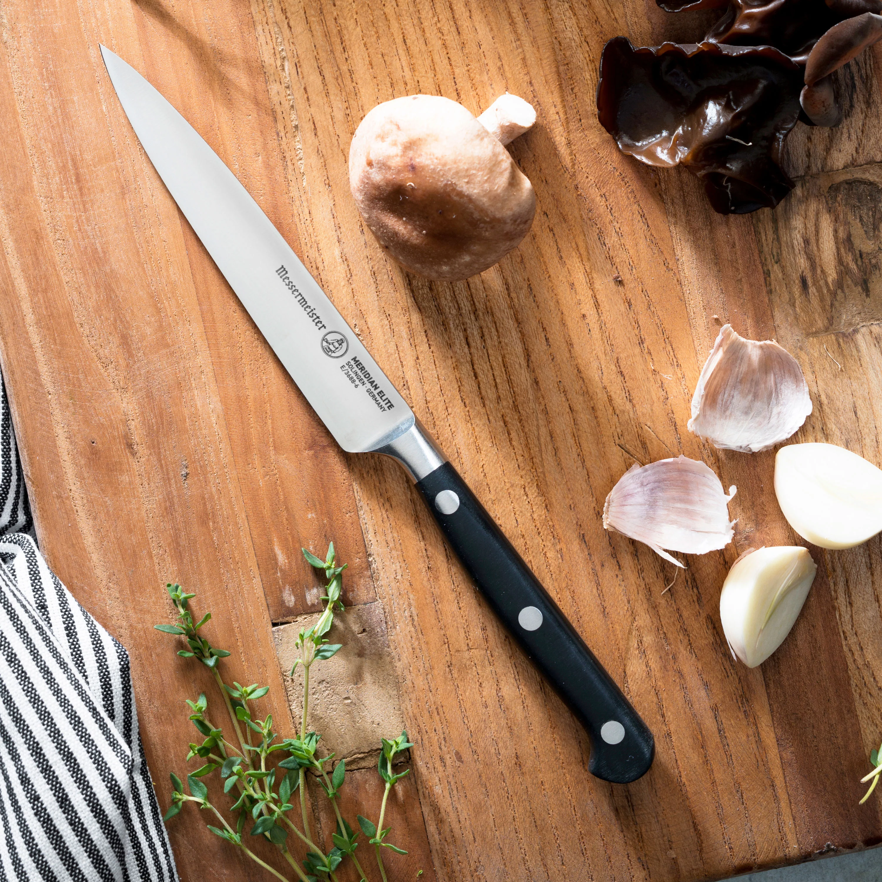 Messermeister Meridian Elite 11 Piece Magnetic Knife Block Set - Image 11