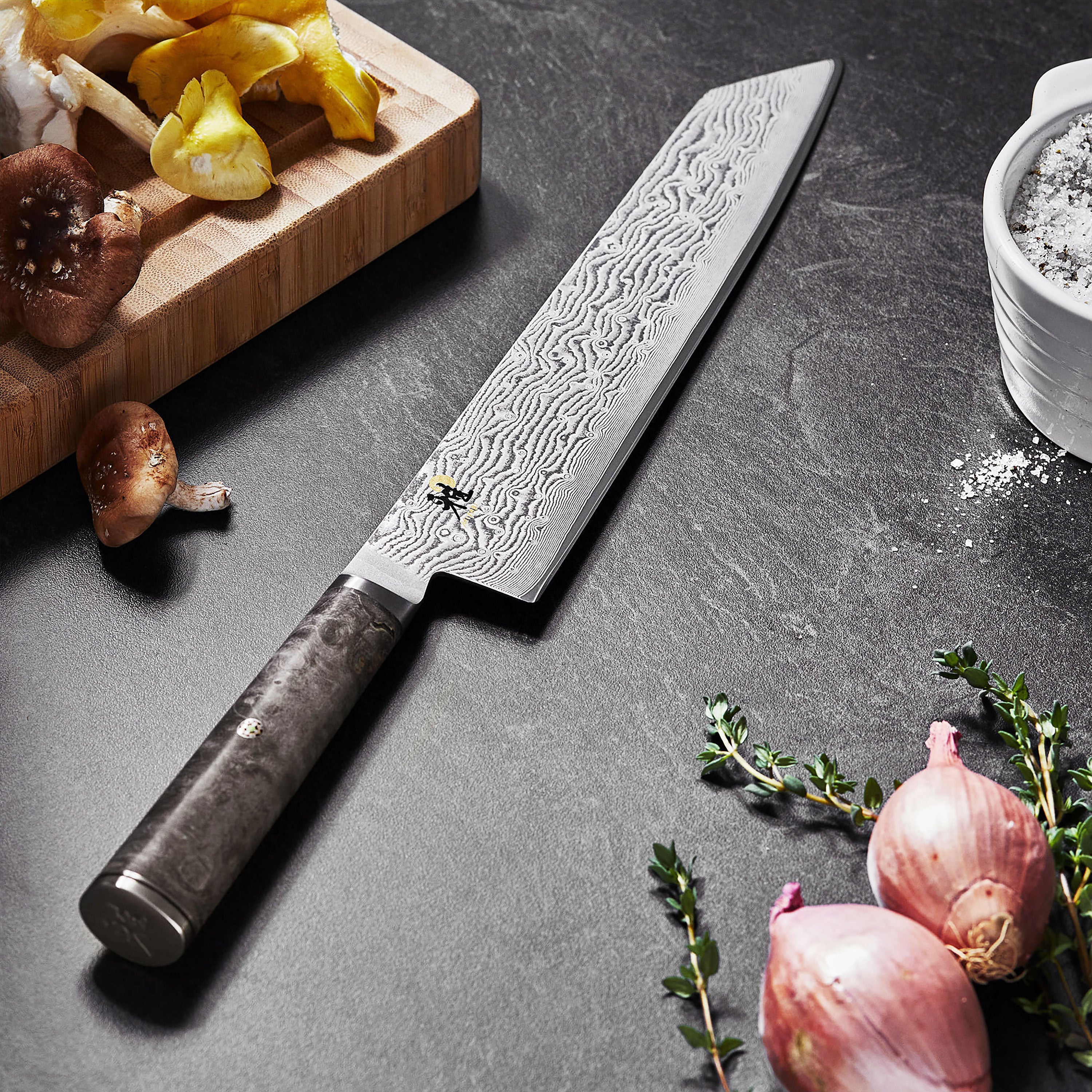 Miyabi Black 8 Piece Magnetic Easel Knife Set - Image 5