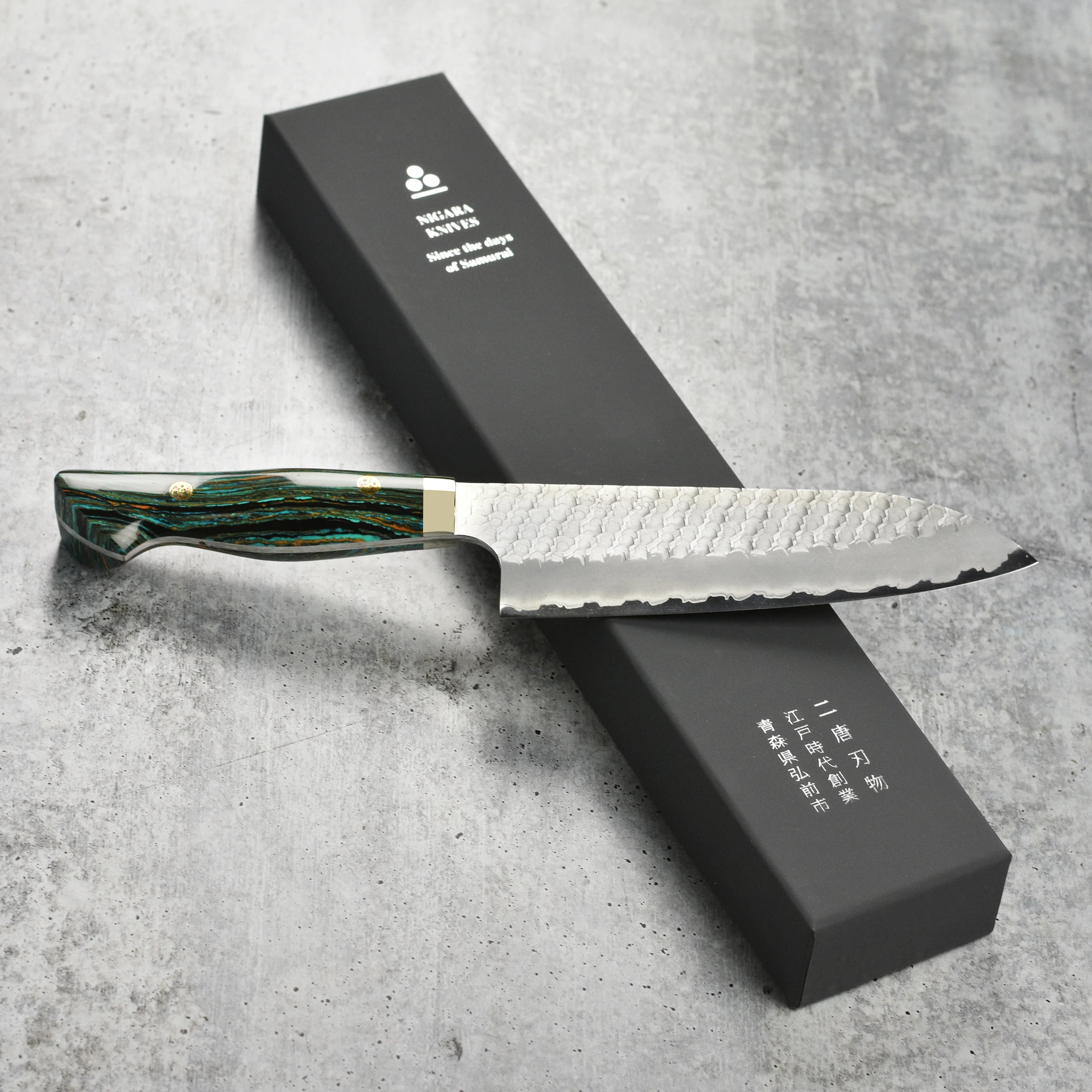 Nigara SG2 Migaki Tsuchime 7" Santoku, Striped Turquoise - Image 8