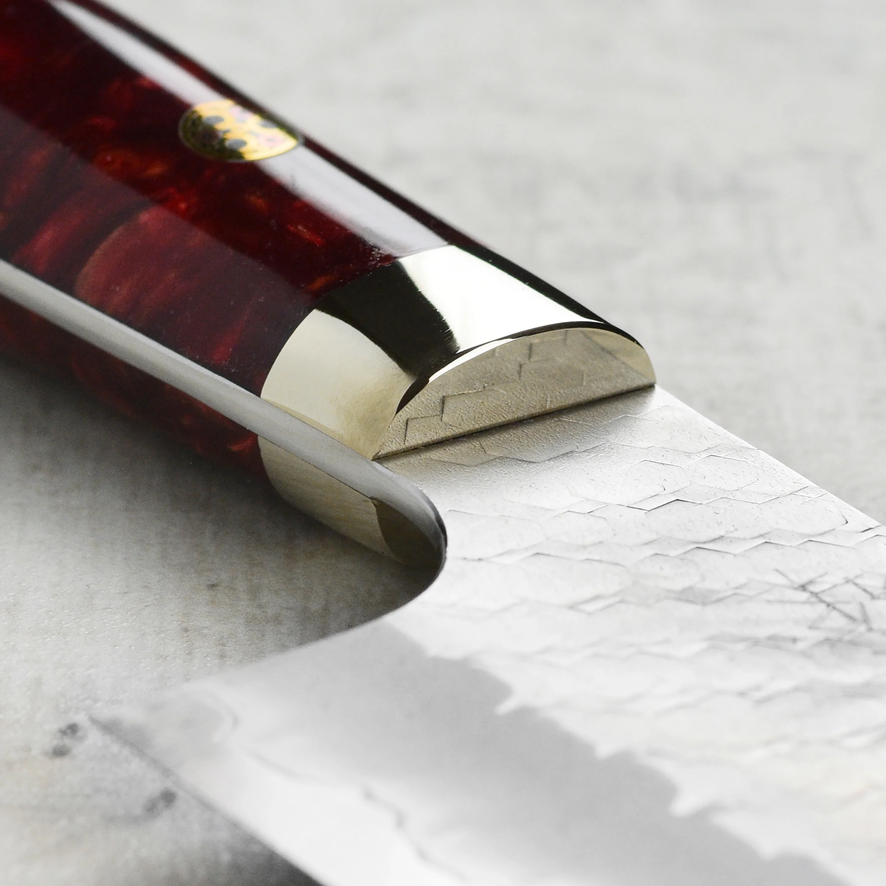 Nigara SG2 Migaki Tsuchime 7" Santoku, Crimson Acrylic - Image 7