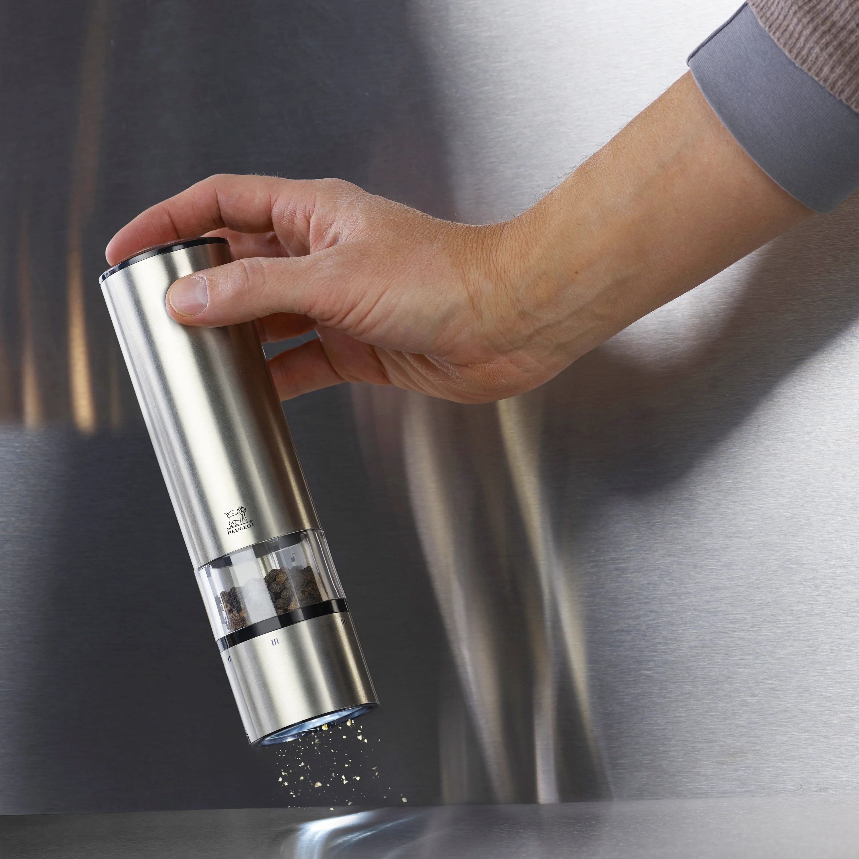 Peugeot Elis Sense 8" Stainless Steel Electric Salt & Pepper Mill Set - Image 8
