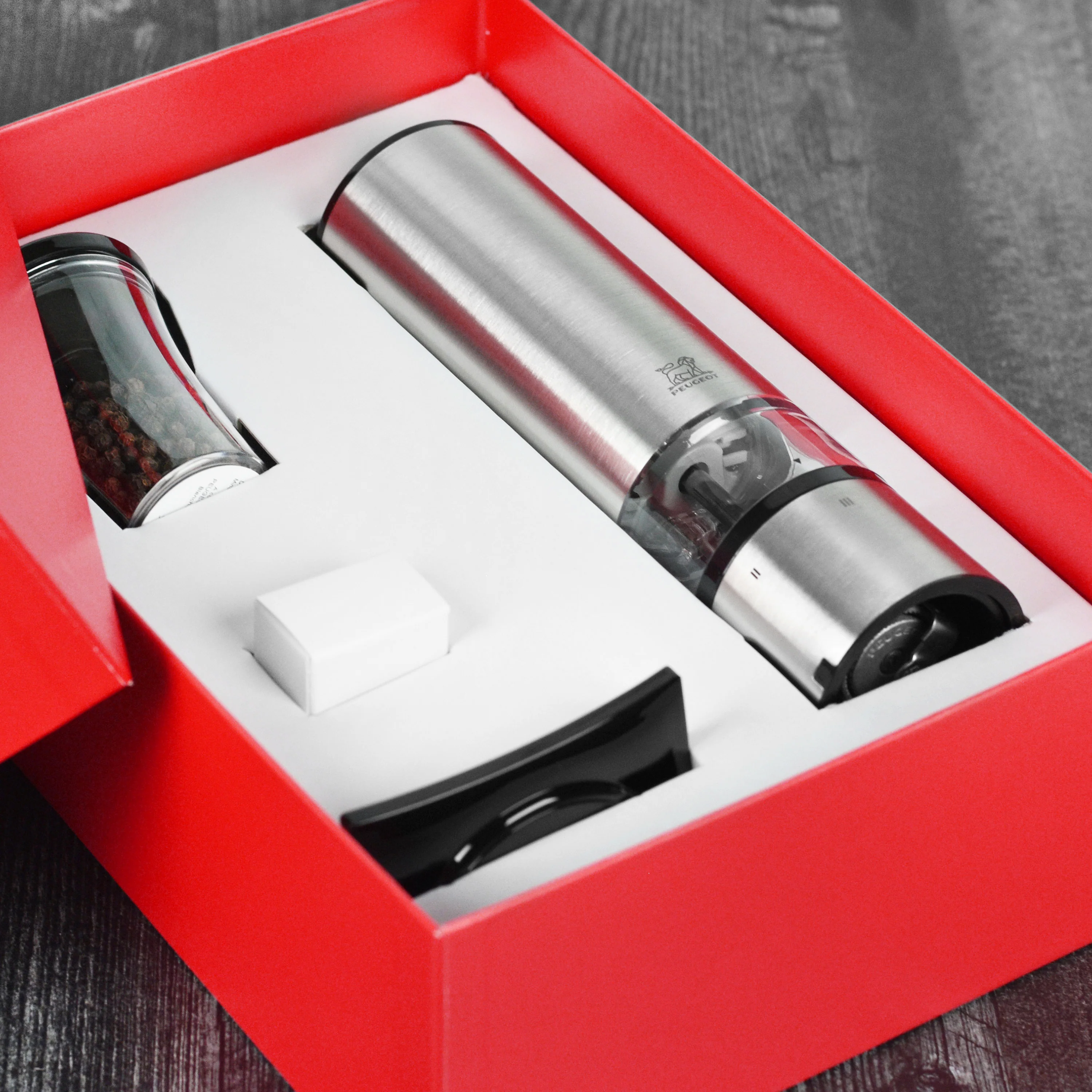 Peugeot Elis Sense 8" Stainless Steel Electric Pepper Mill - Image 5