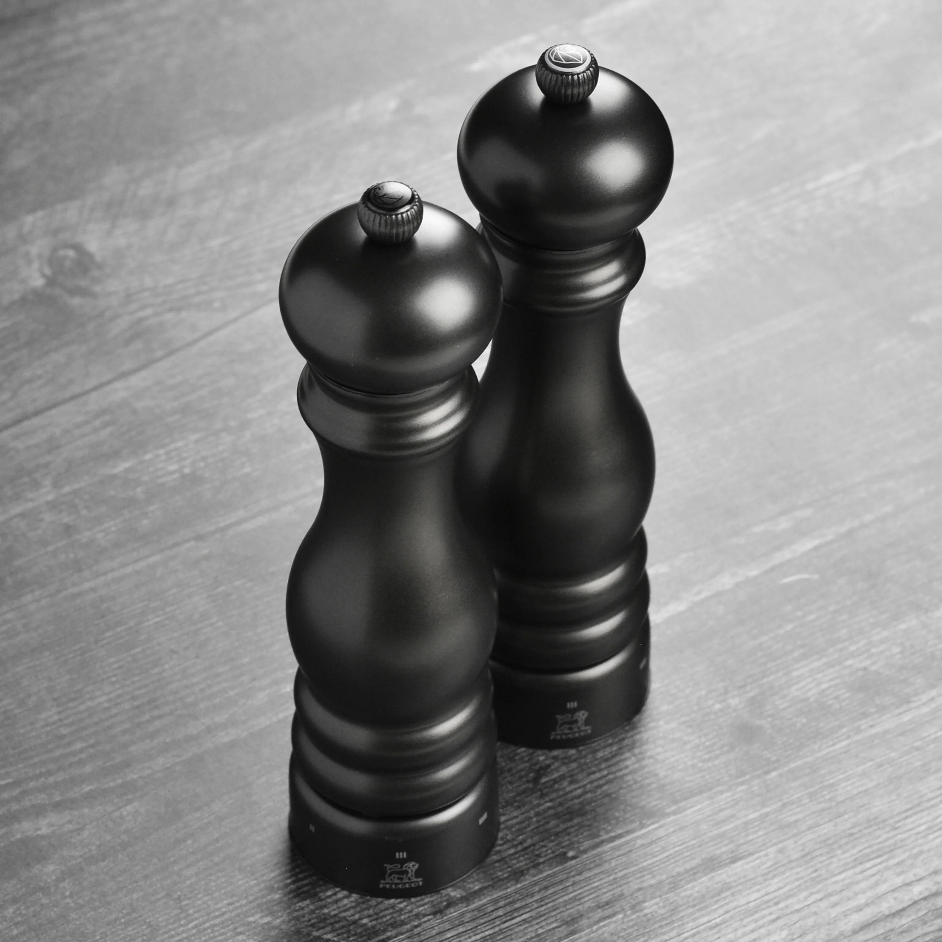 Peugeot Paris Carbone 8.75" u'Select Salt & Pepper Mill Set - Image 5