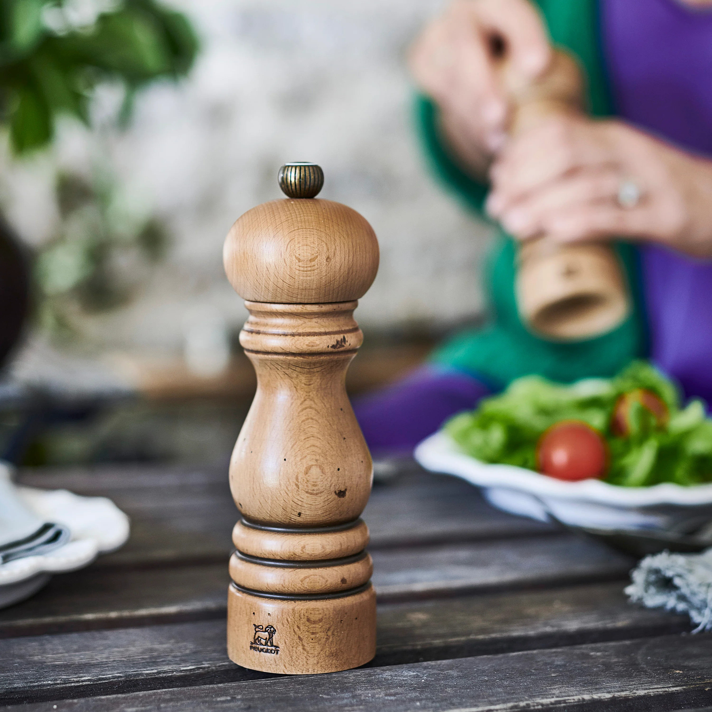 Peugeot Paris Antique 8.75" Salt & Pepper Mill Set - Image 4