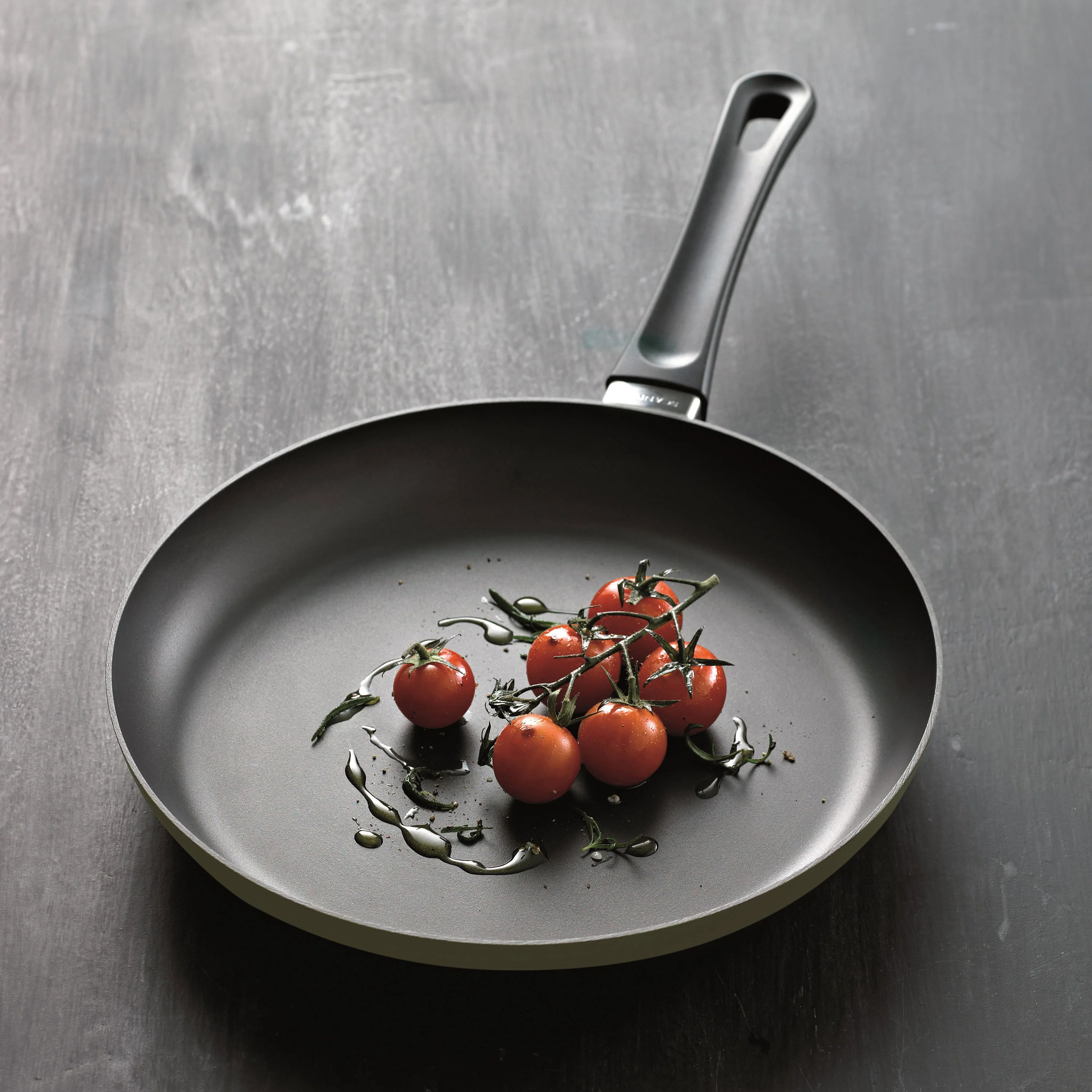 Scanpan Classic 10.25 & 12.5" Nonstick Fry Pan Set with Lids - Image 6