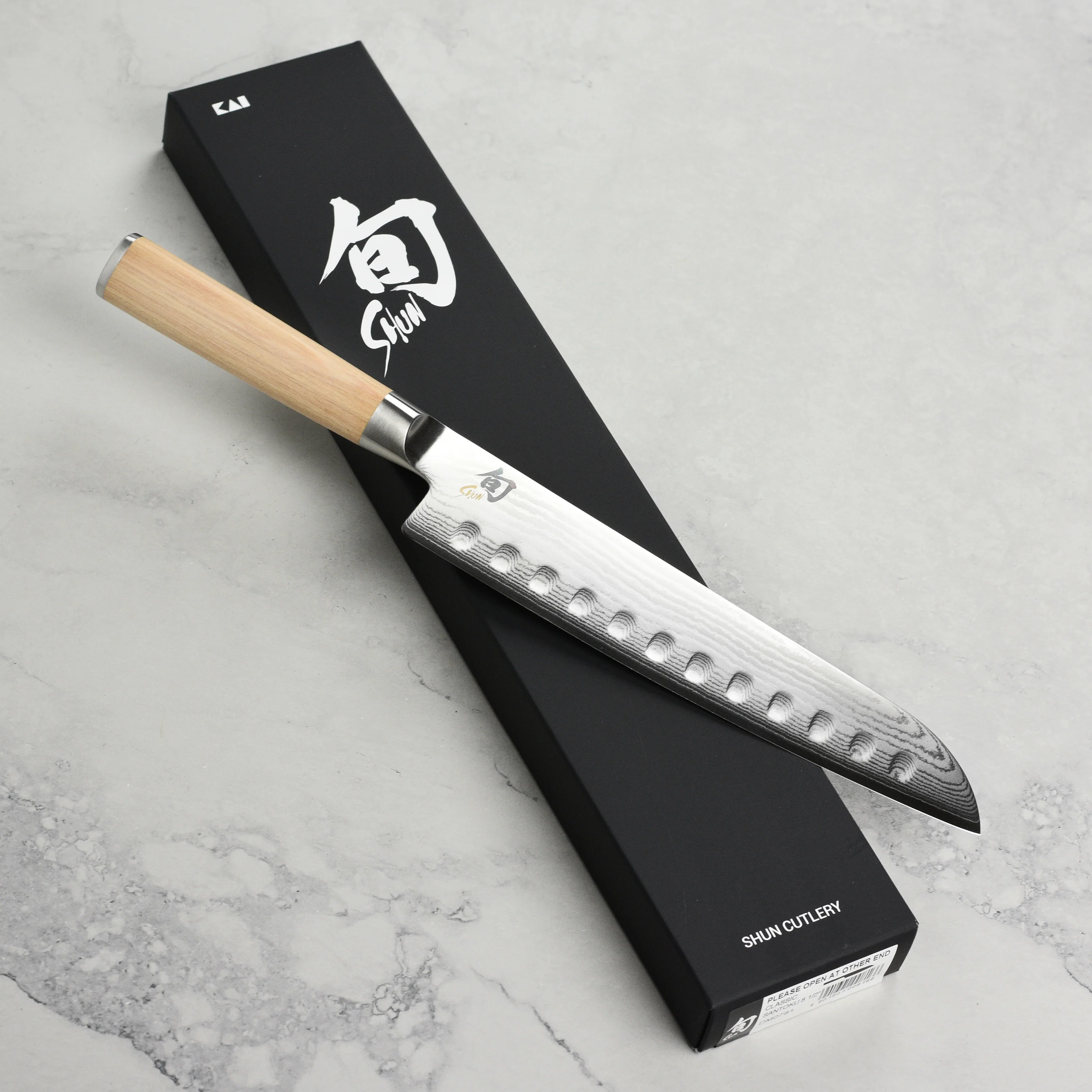 Shun Classic Blonde 8.5" Hollow Edge Santoku Knife - Image 8