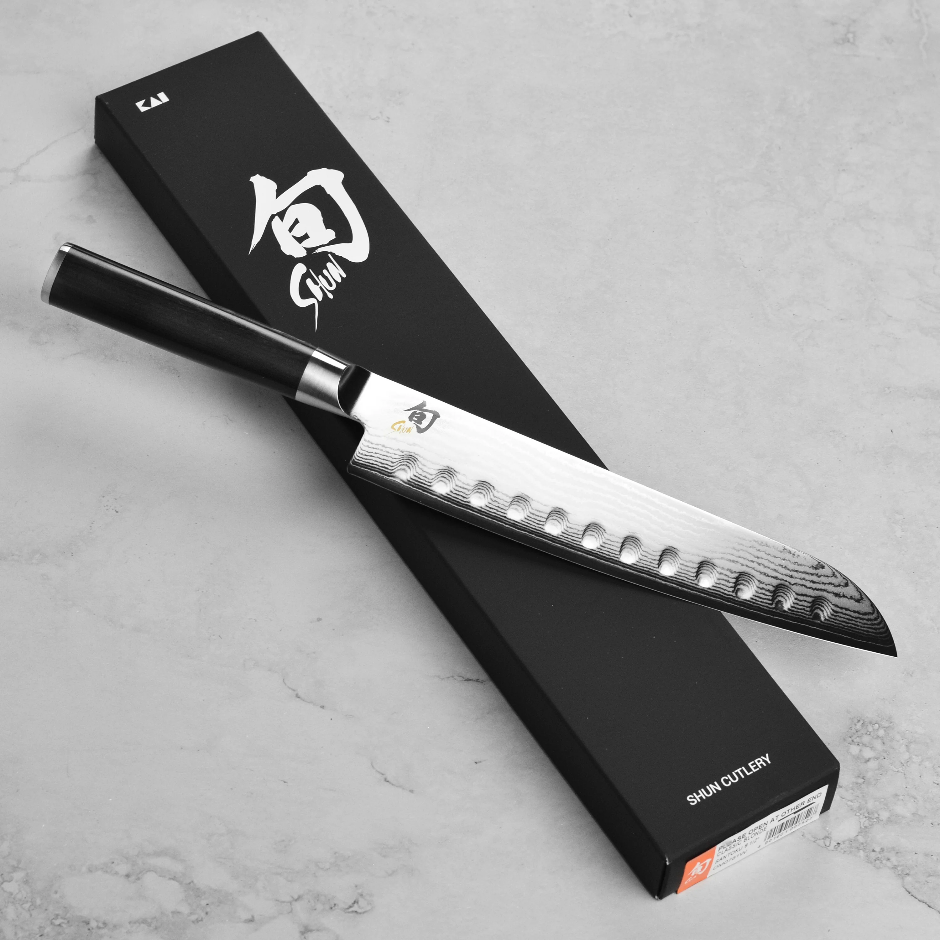 Shun Classic 8.5" Hollow Edge Santoku Knife - Image 3