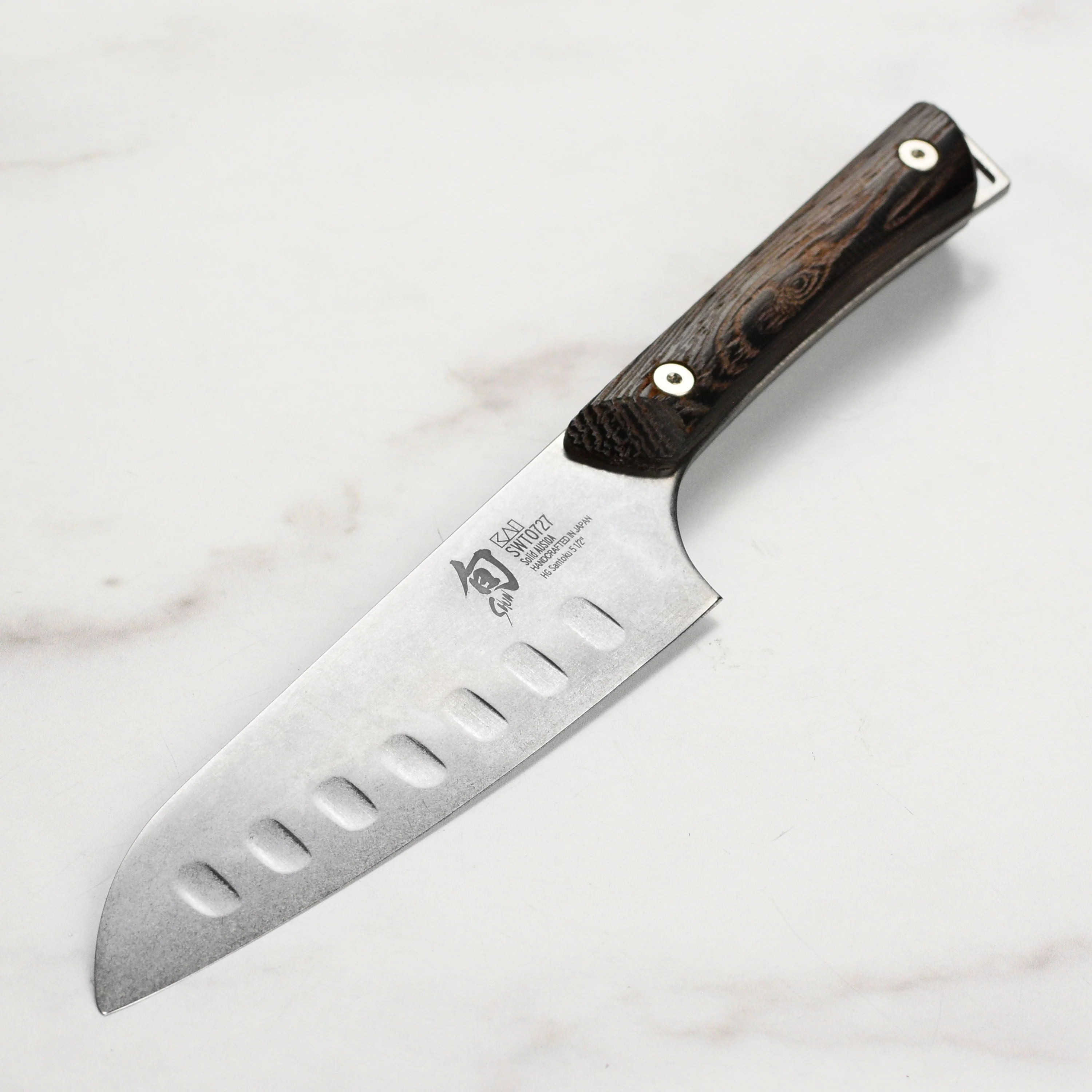 Shun Kanso 5.5" Hollow Edge Santoku Knife - Image 5