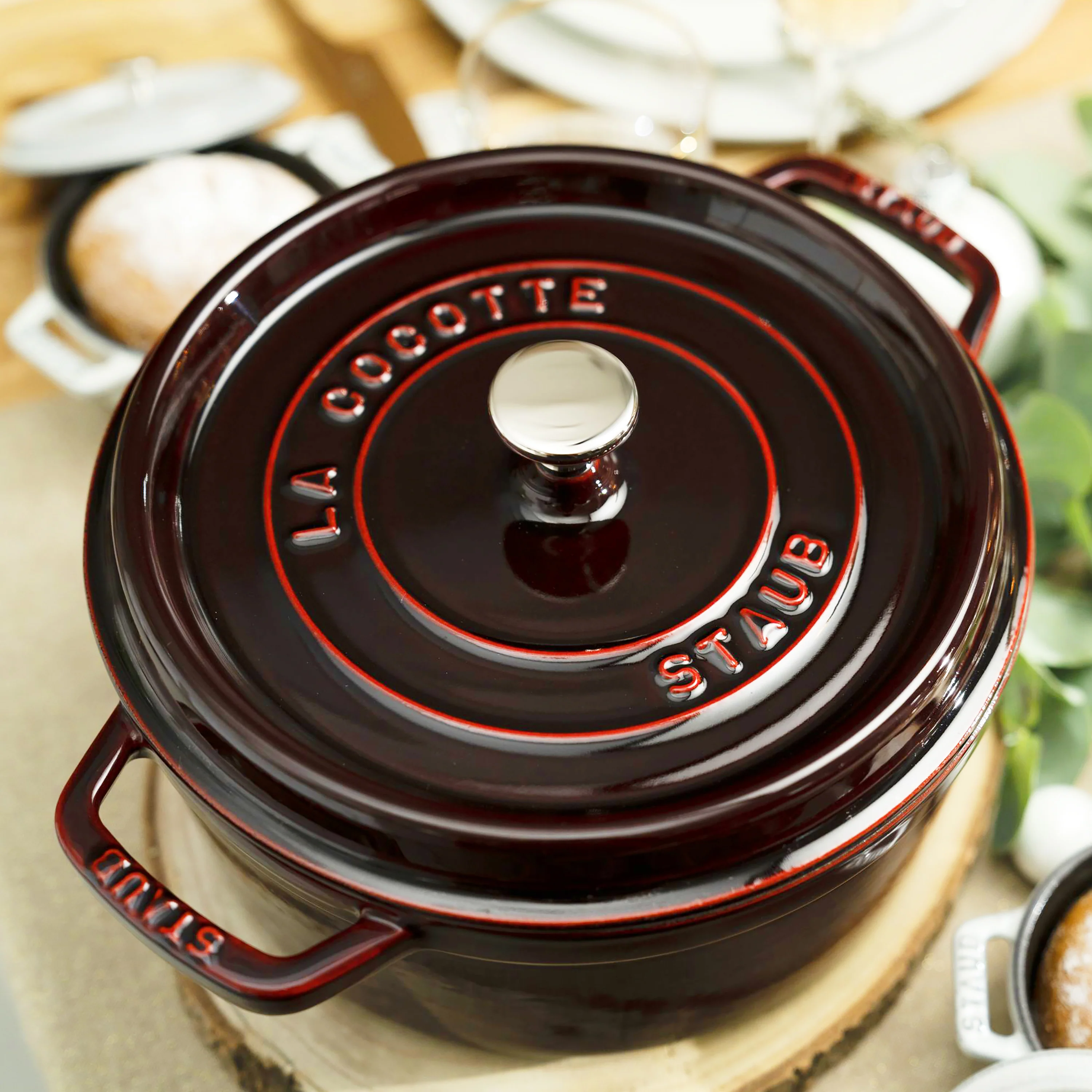 Staub 4-quart Grenadine Round Dutch Oven - Image 4