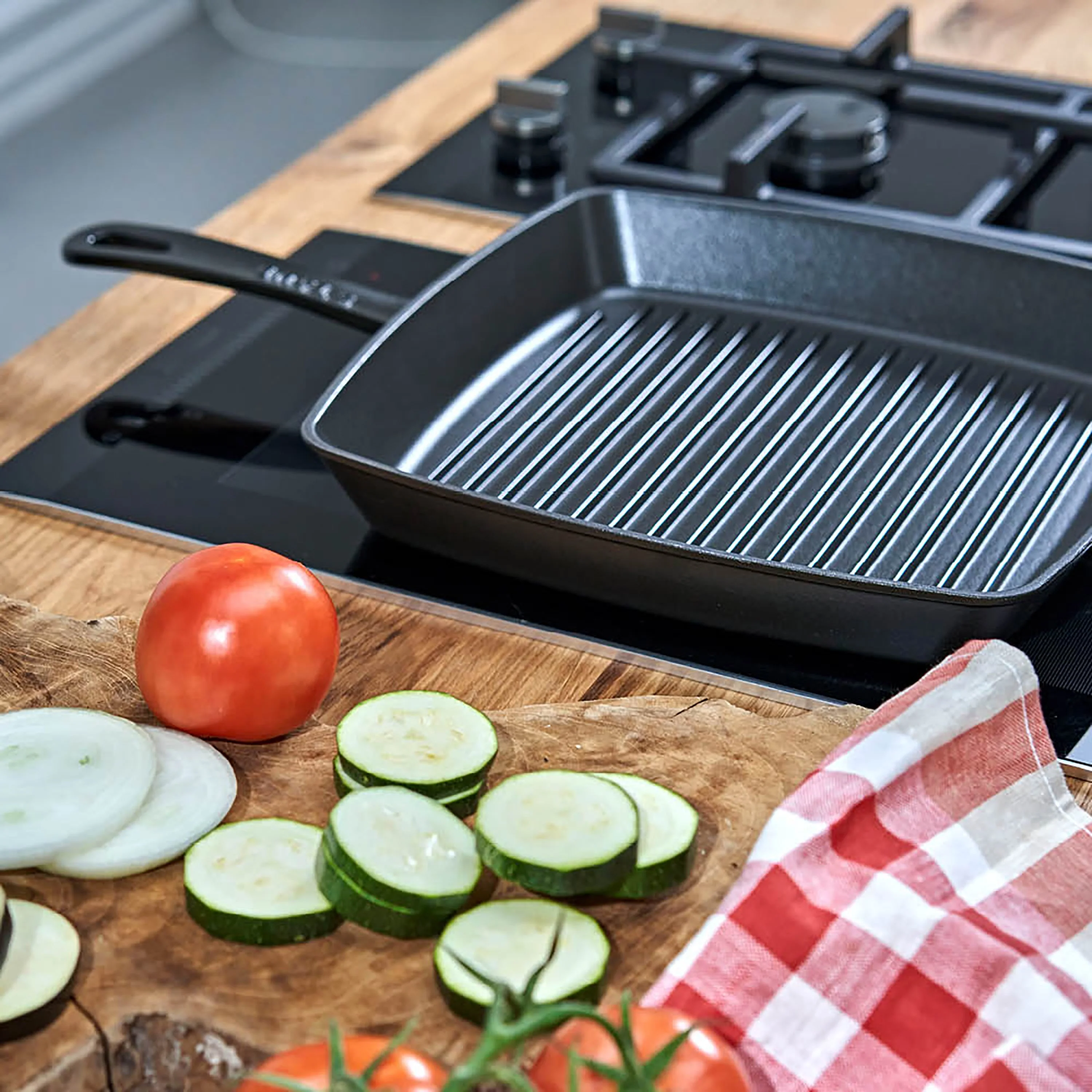 Staub 12" Matte Black Square Grill Pan - Image 4