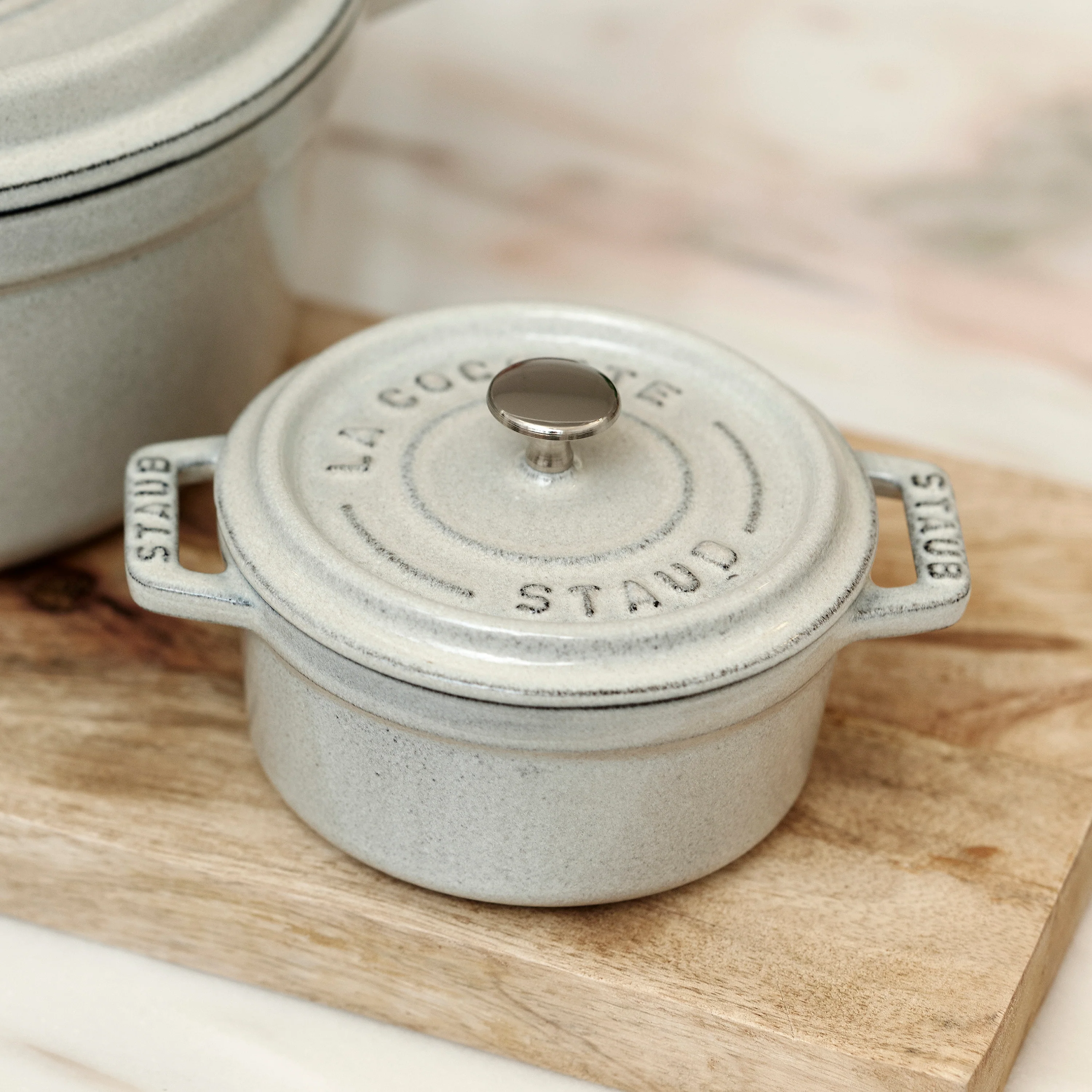Staub 0.25-quart White Truffle Mini Round Dutch Oven - Image 4