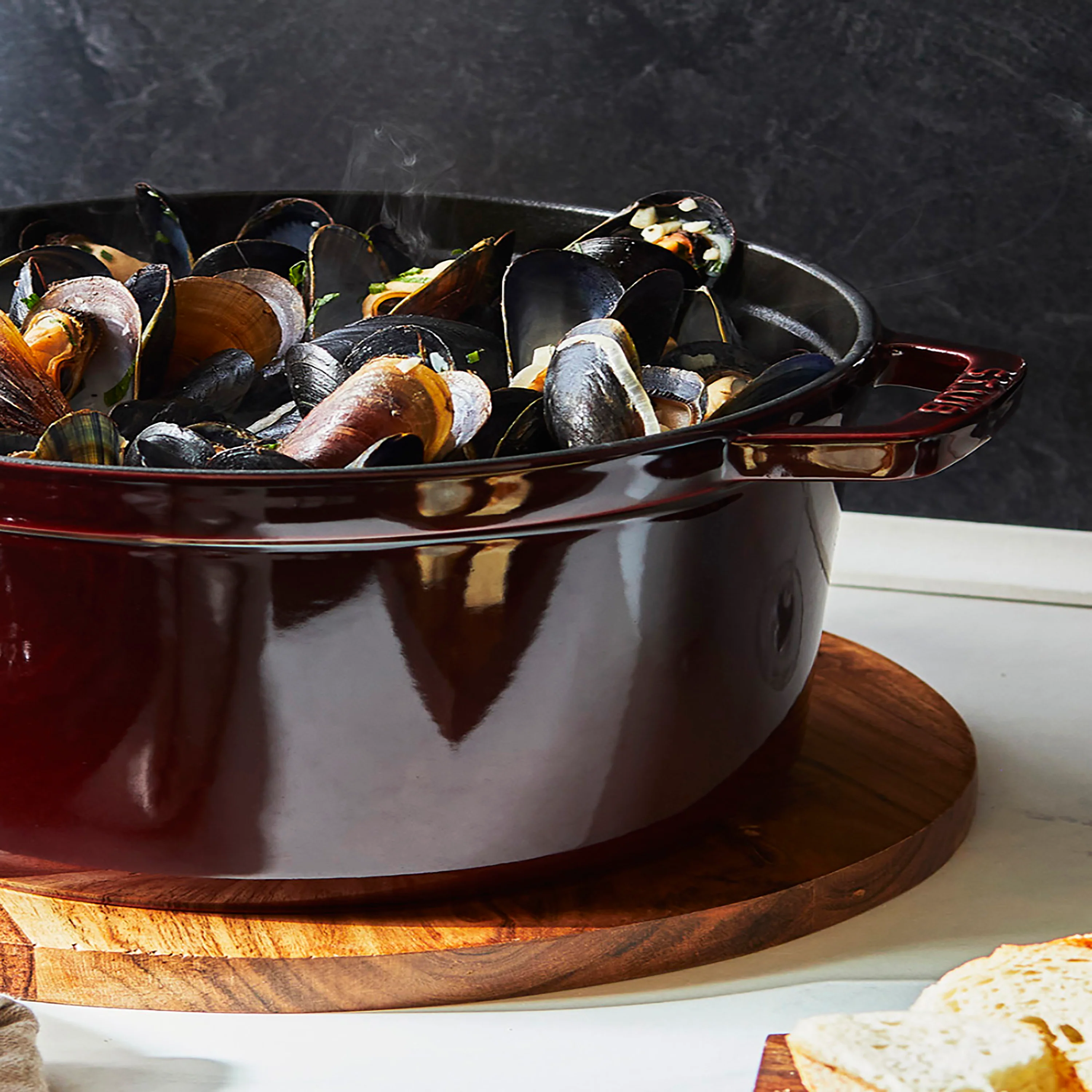 Staub 7-quart Grenadine Oval Dutch Oven - Image 3