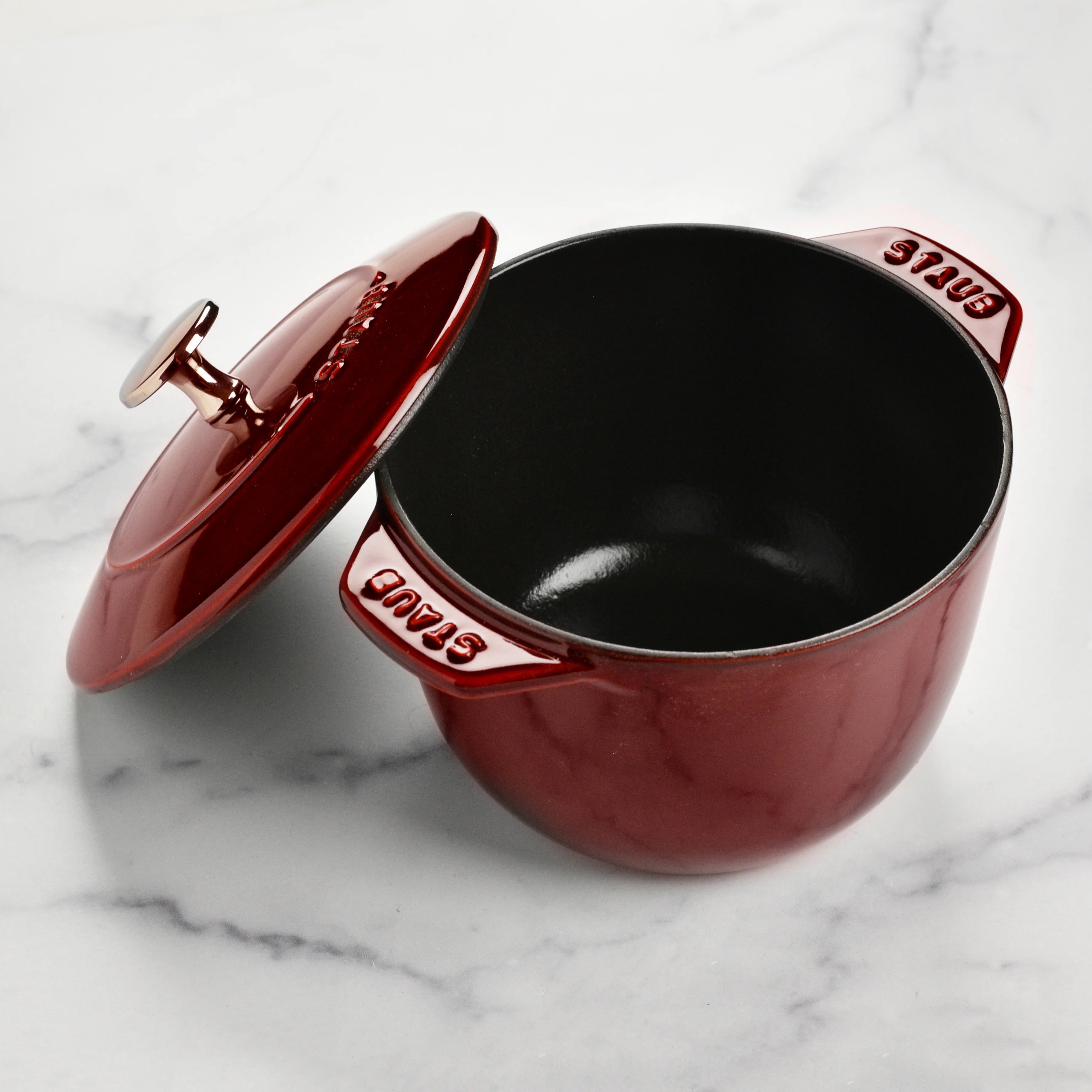 Staub 1.5-quart Grenadine Petite French Oven - Image 7