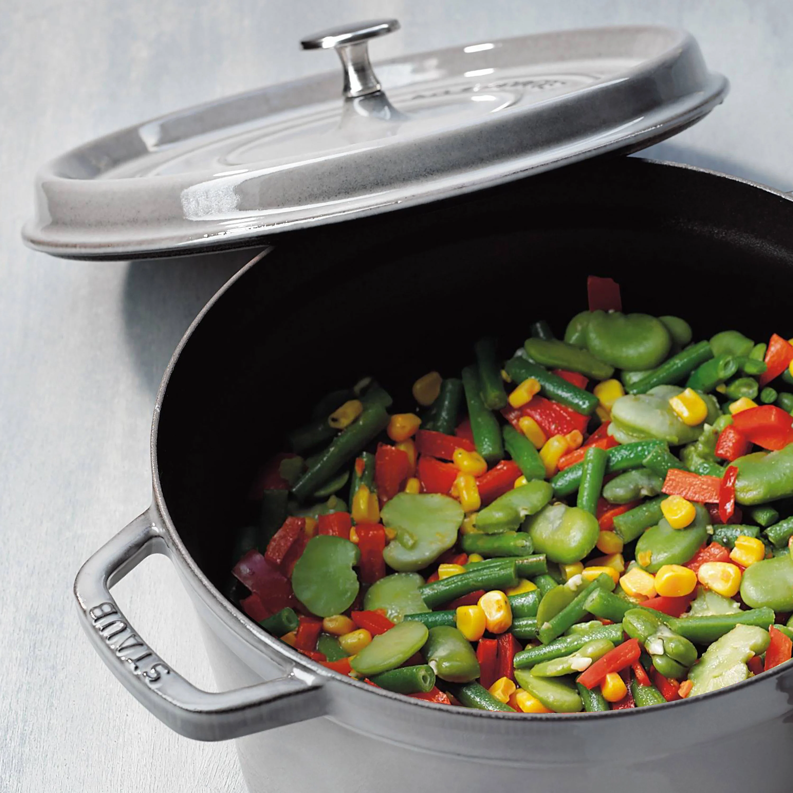 Staub 9-quart Graphite Gray Round Dutch Oven - Image 5