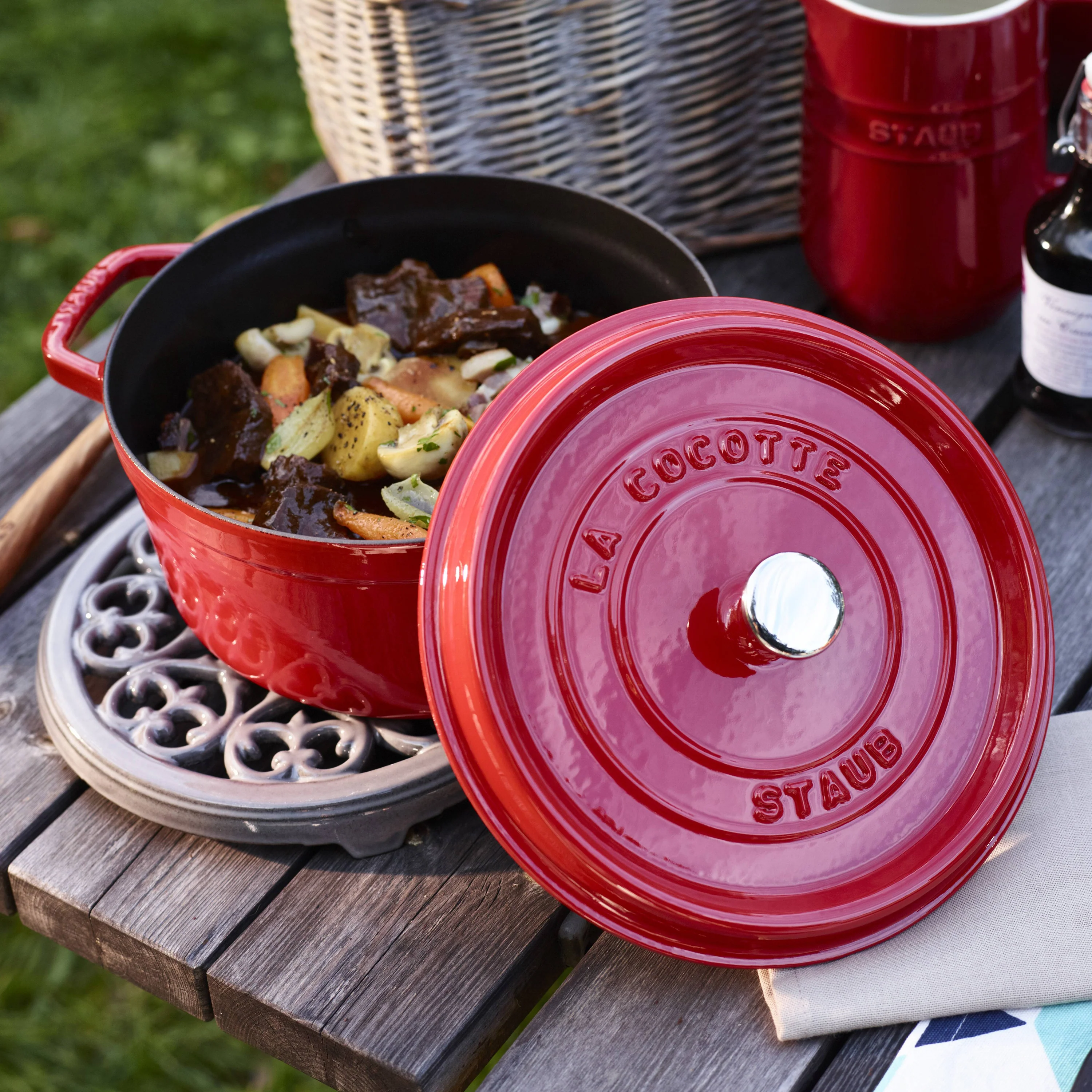 Staub 5.5-quart Cherry Red Round Dutch Oven - Image 6