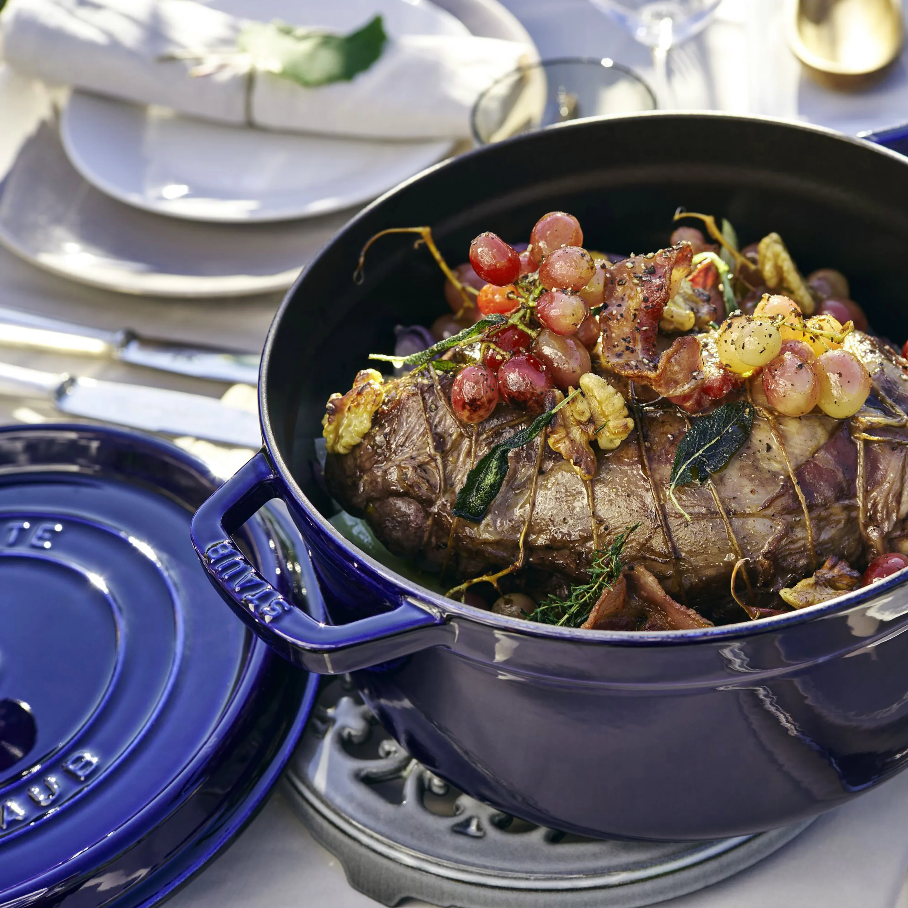 Staub 5.5-quart Sapphire Blue Round Dutch Oven - Image 2