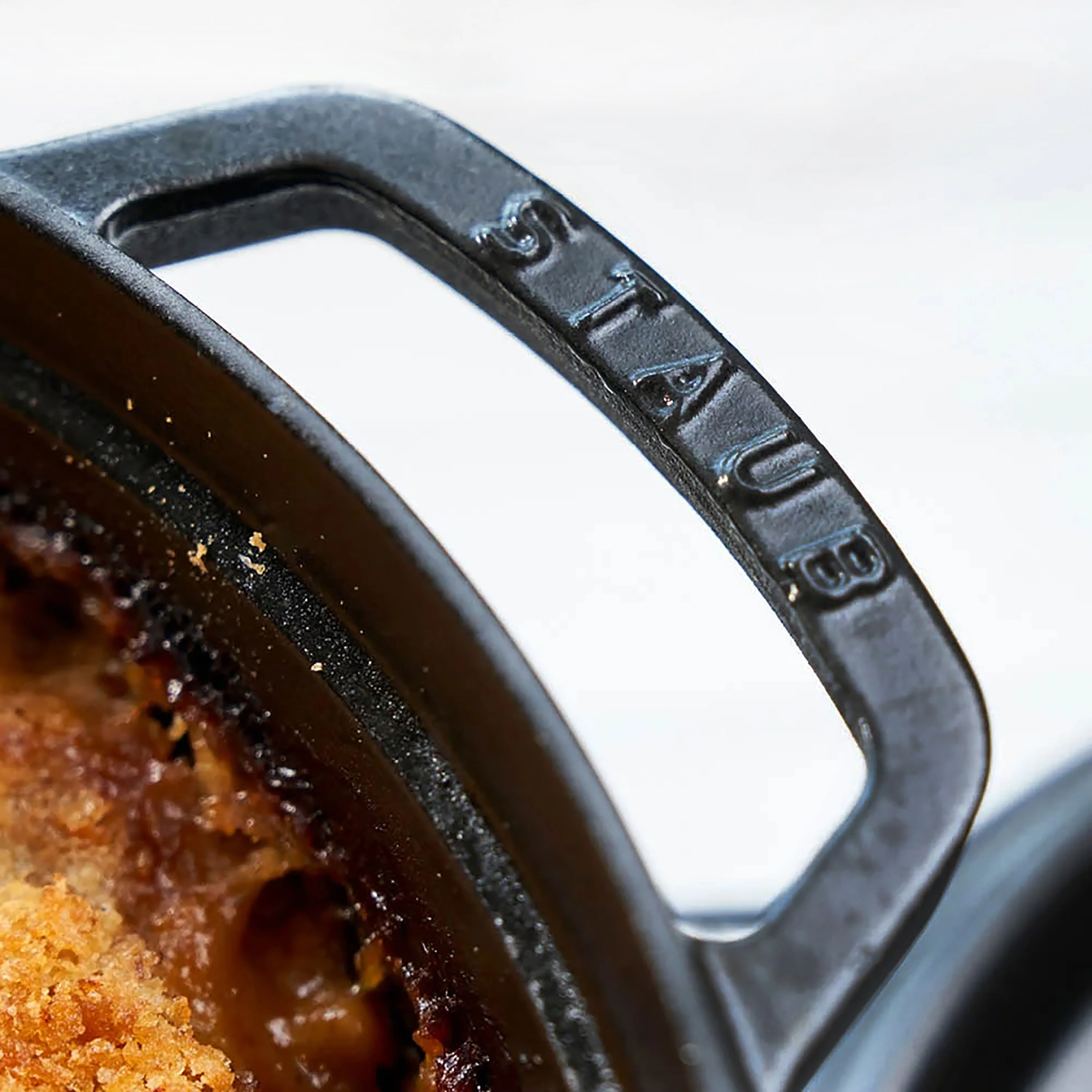 Staub 2.75-quart Matte Black Round Dutch Oven - Image 3