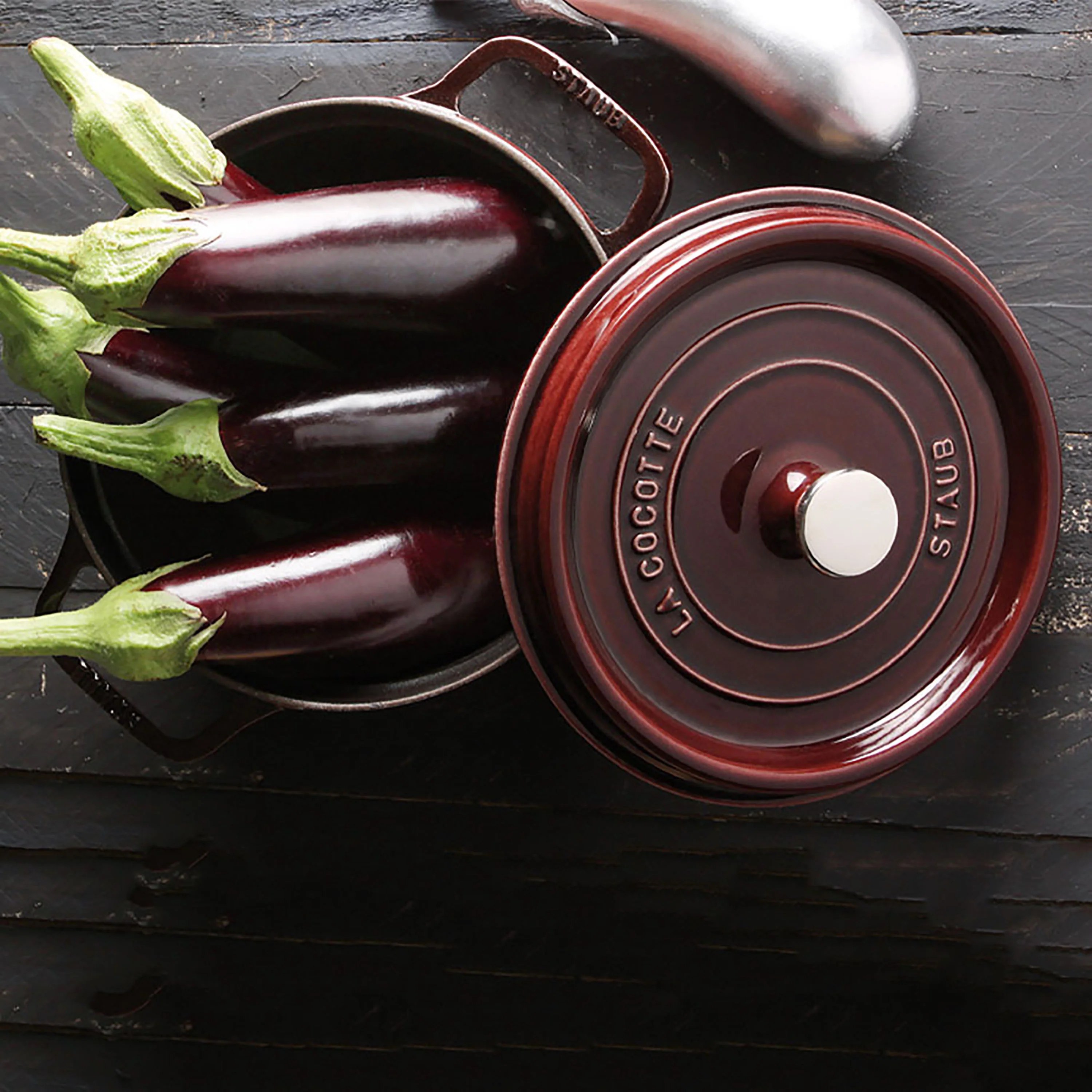 Staub 2.75-quart Grenadine Round Dutch Oven - Image 4
