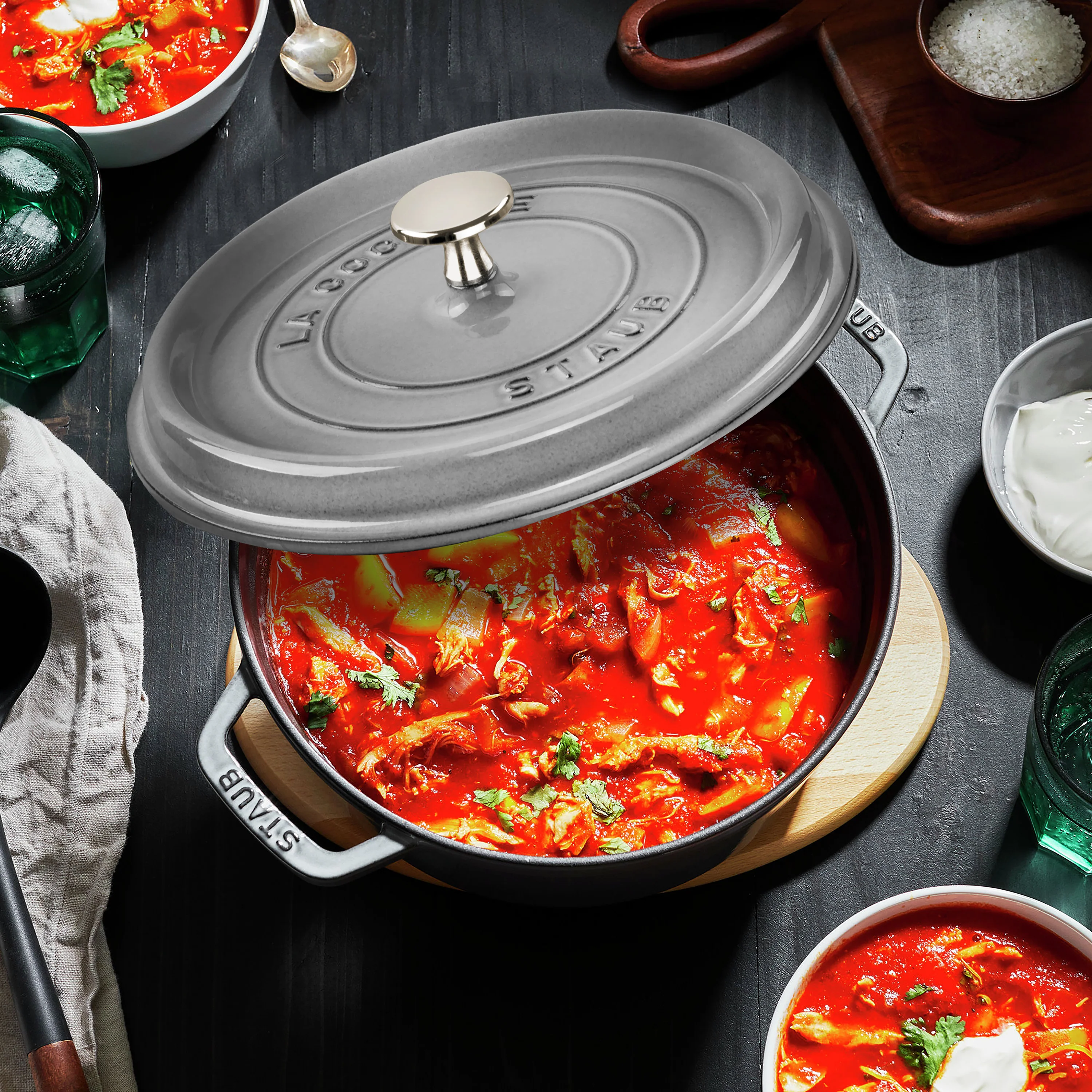Staub 13.25-quart Graphite Gray Round Dutch Oven - Image 7