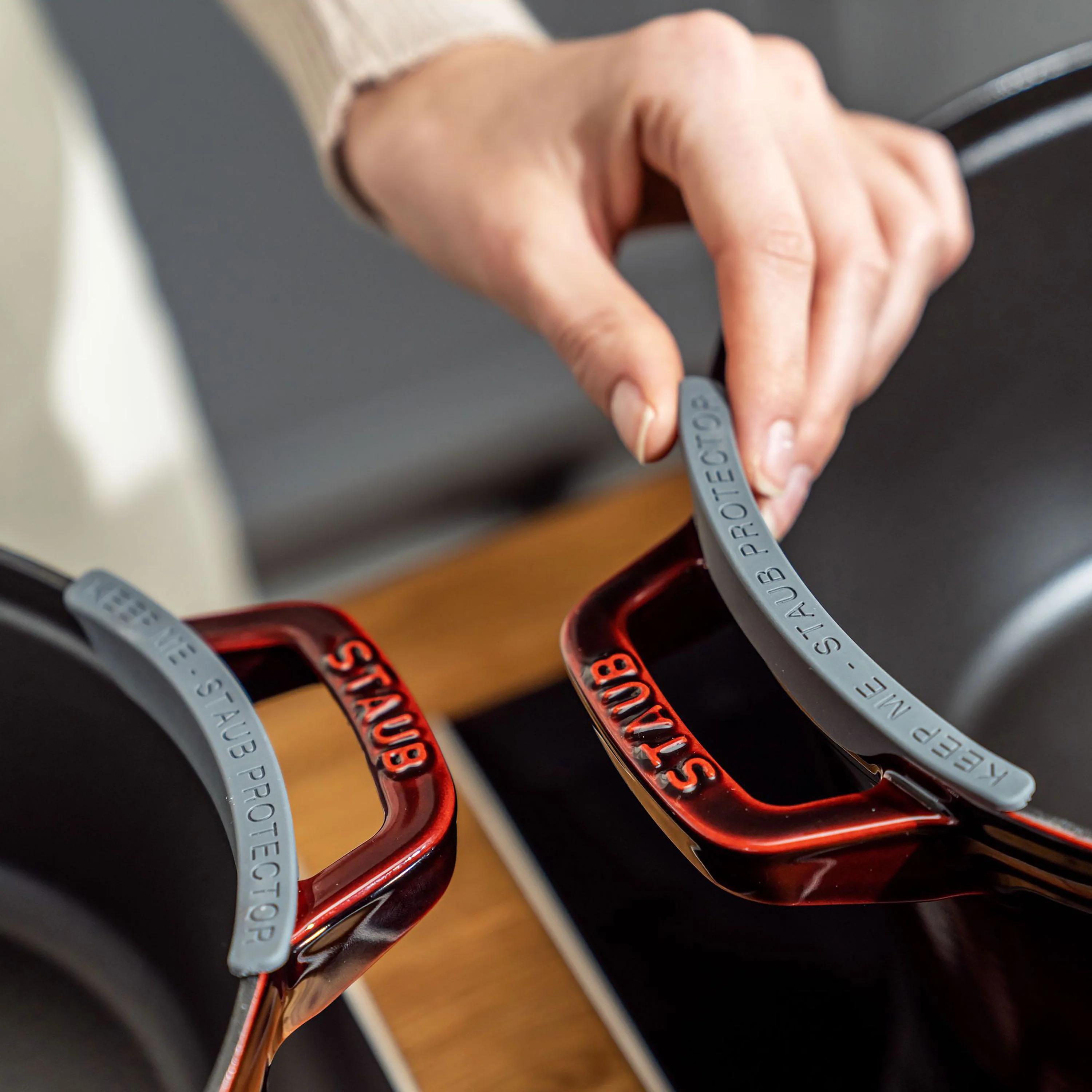 Staub 4 Piece Grenadine Stackable Cast Iron Cookware Set - Image 7