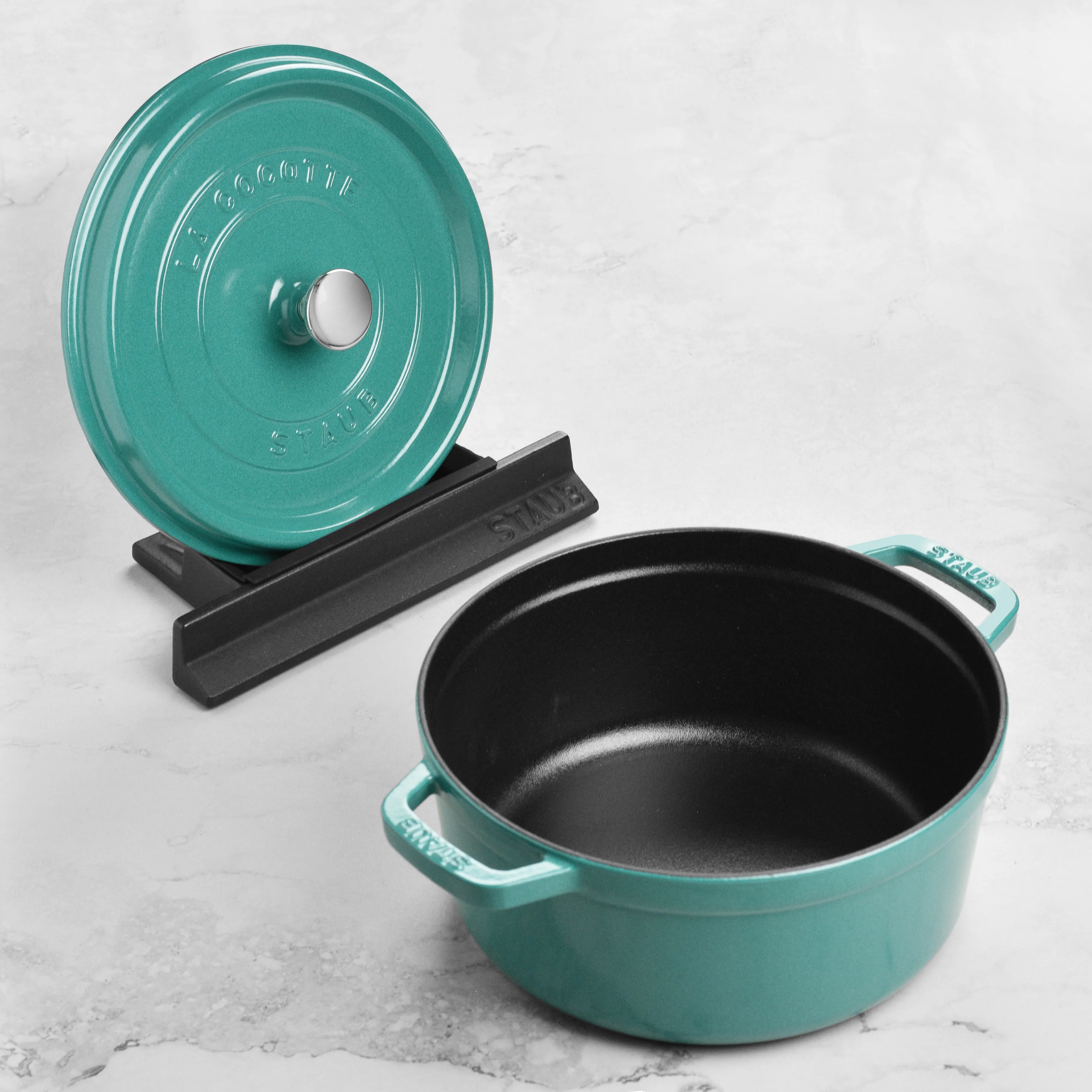 Staub 4-quart Turquoise Round Dutch Oven with Lid Holder - Image 7