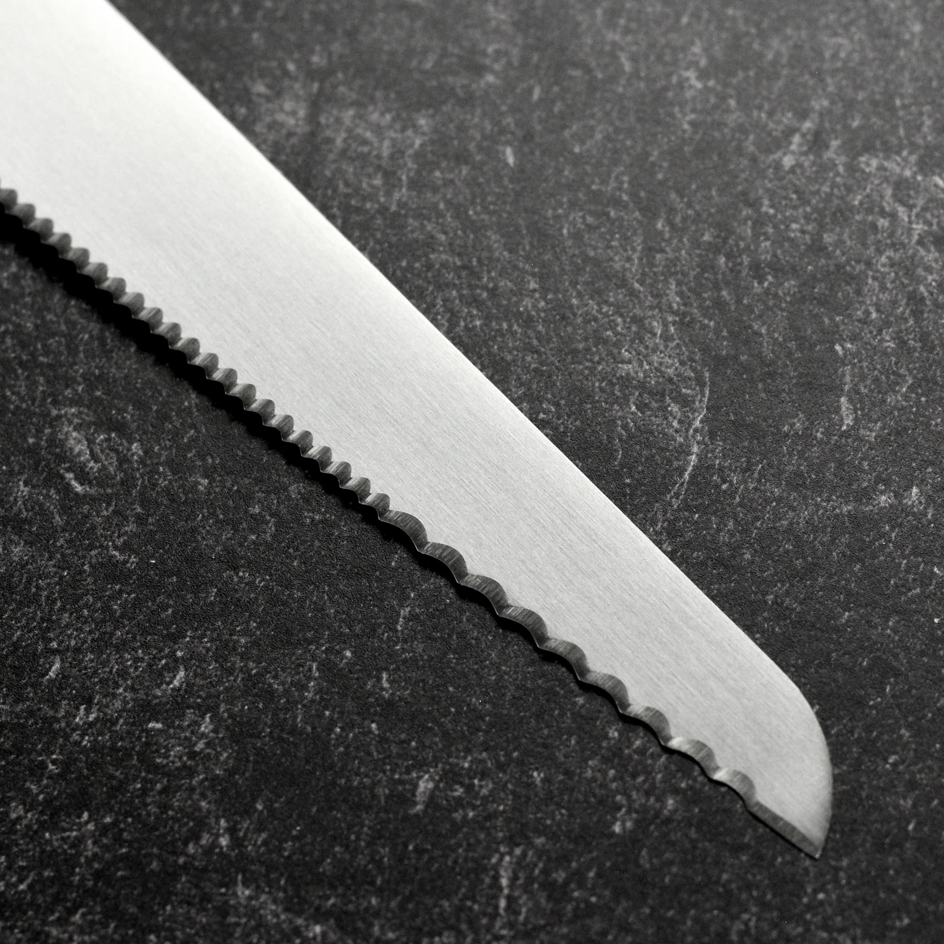 Suncraft Seseragi 8.75" Bread Knife, Right-Handed - Image 4