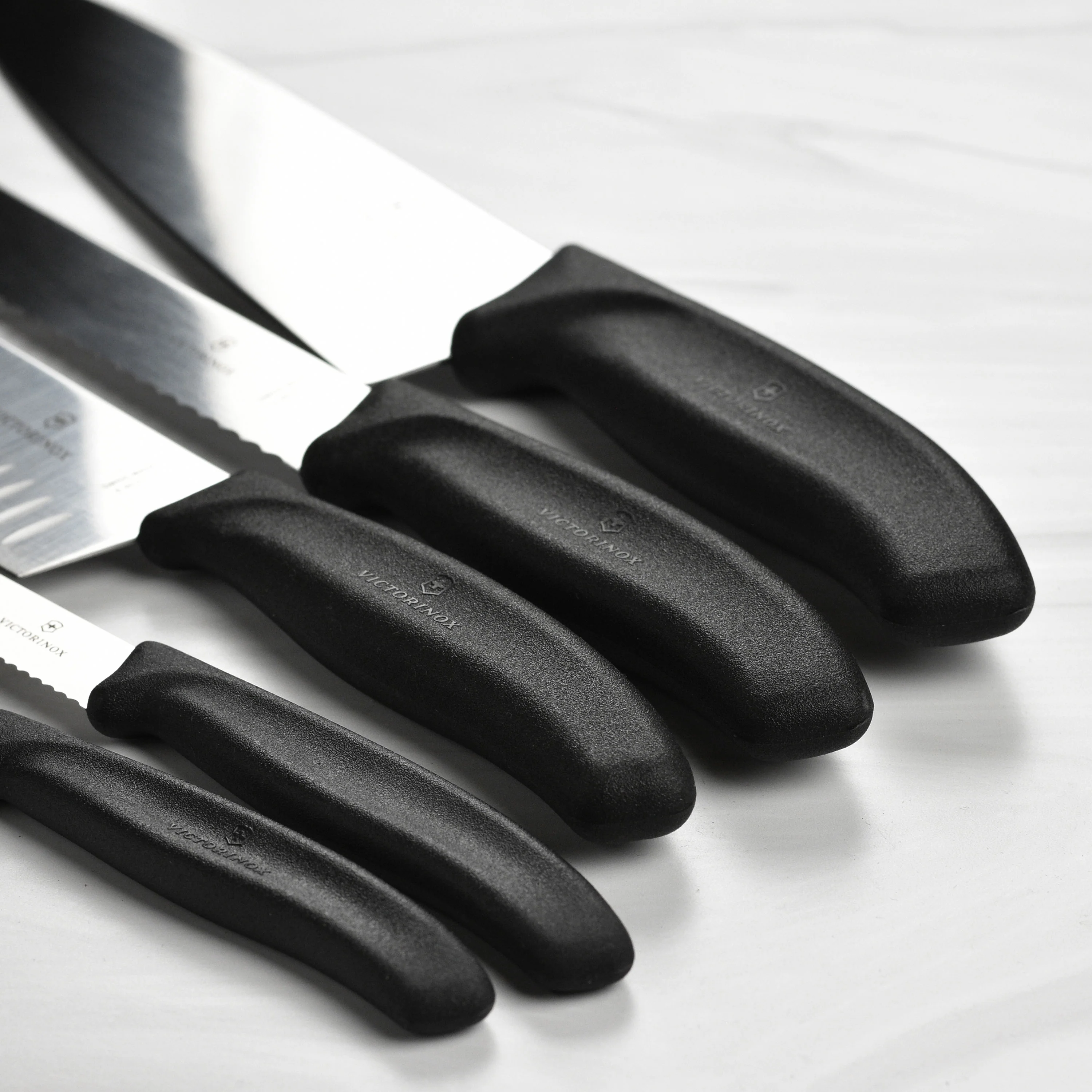 Victorinox Swiss Classic 14 Piece Walnut Swivel Knife Block Set - Image 4