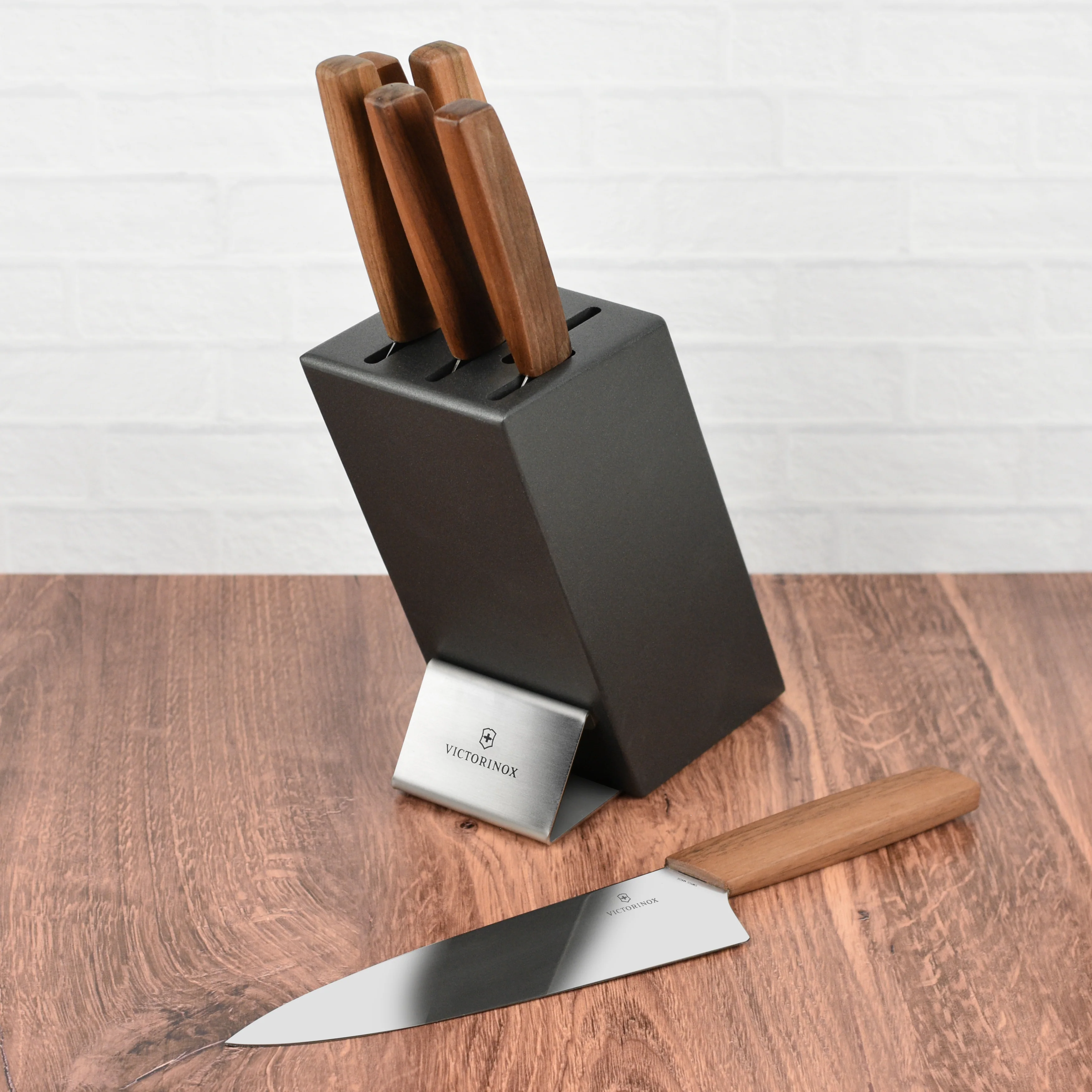 Victorinox Swiss Modern Wood 7 Piece Knife Block Set - Image 3
