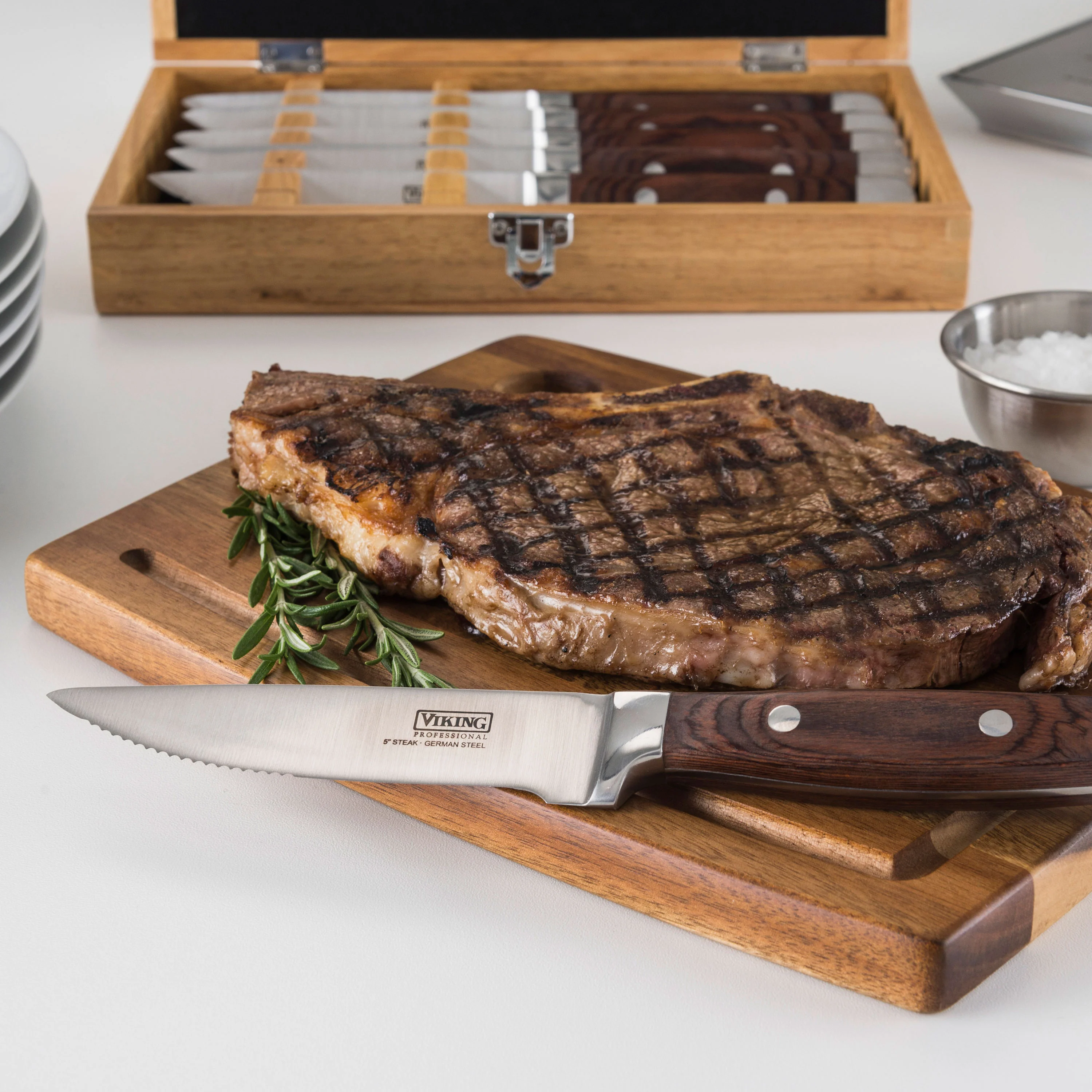 Viking 6 Piece Red Pakkawood Serrated Steak Knife Set with Presentation Case - Image 7