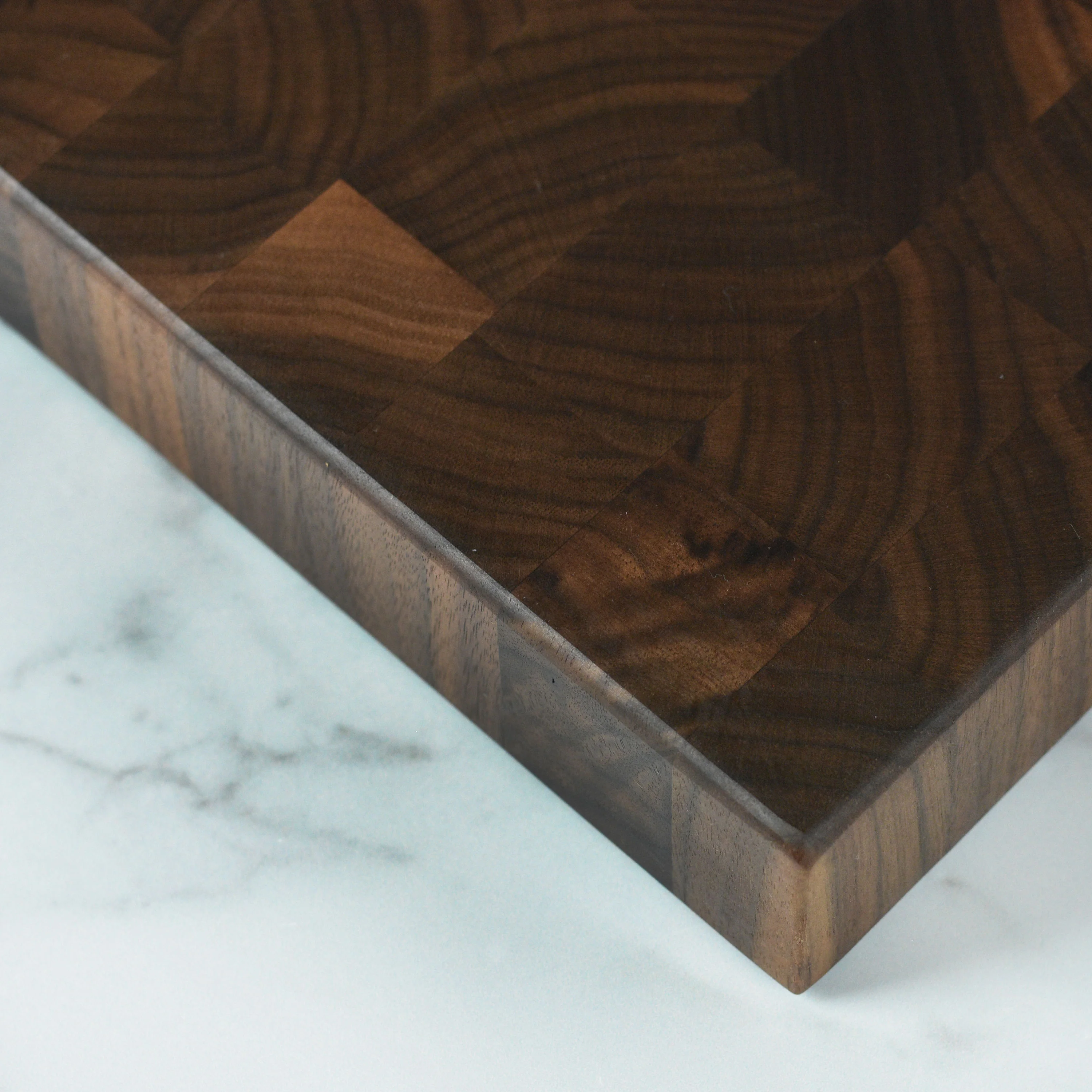 18" x 12" x 2" Walnut End Grain Cutting Board - Image 3
