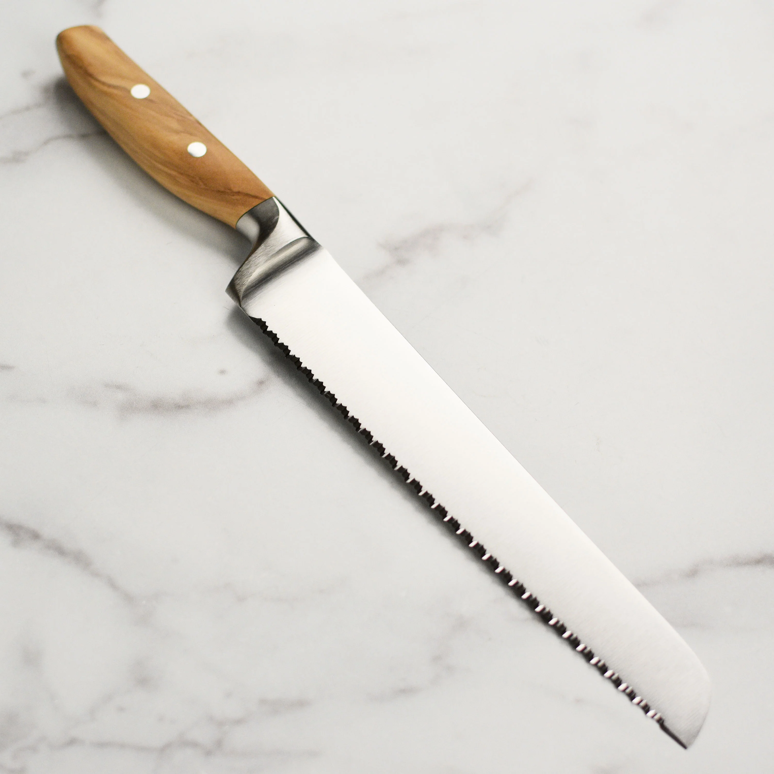 Wusthof Amici 9" Double Serrated Bread Knife - Image 4