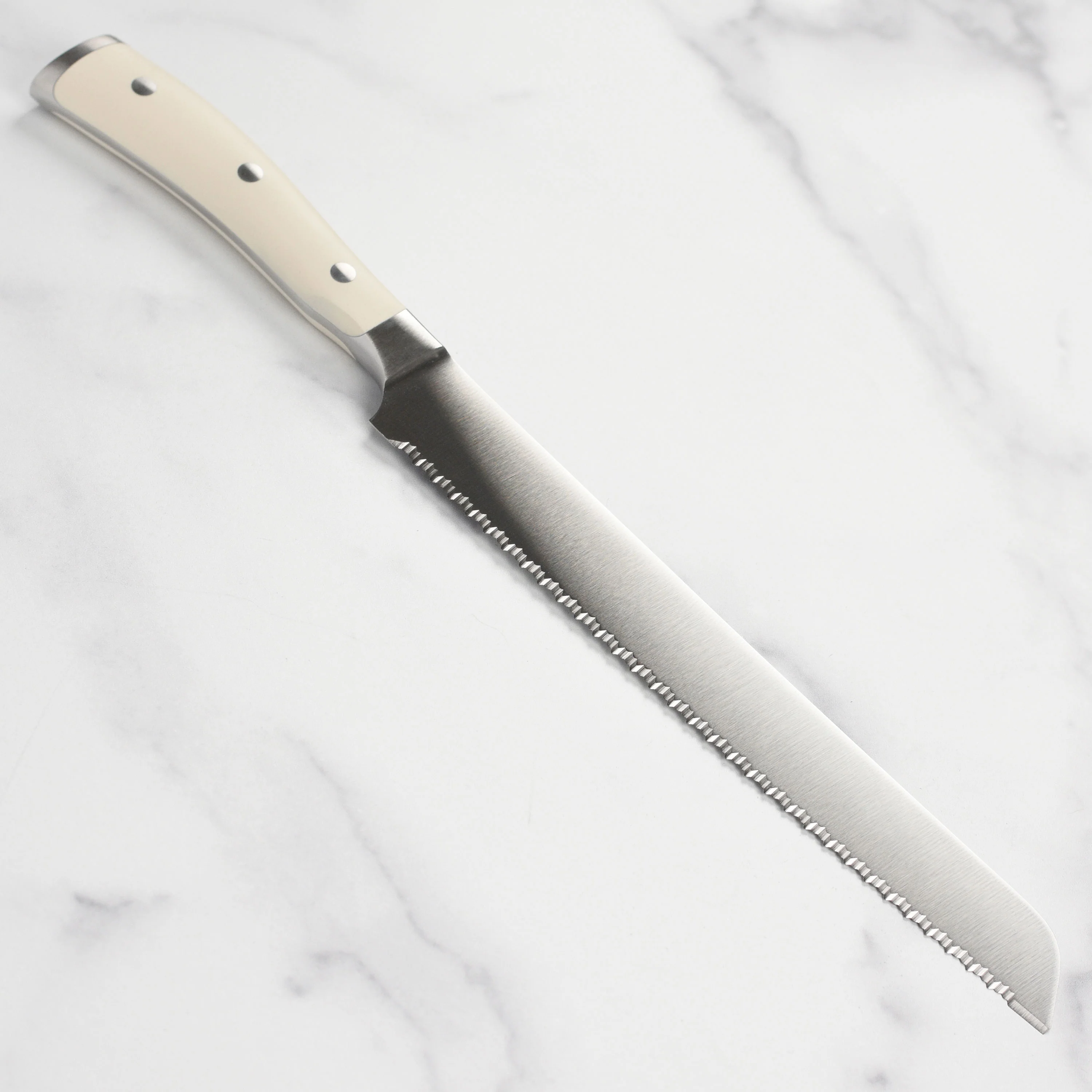 Wusthof Classic Ikon Creme 9" Double Serrated Bread Knife - Image 5
