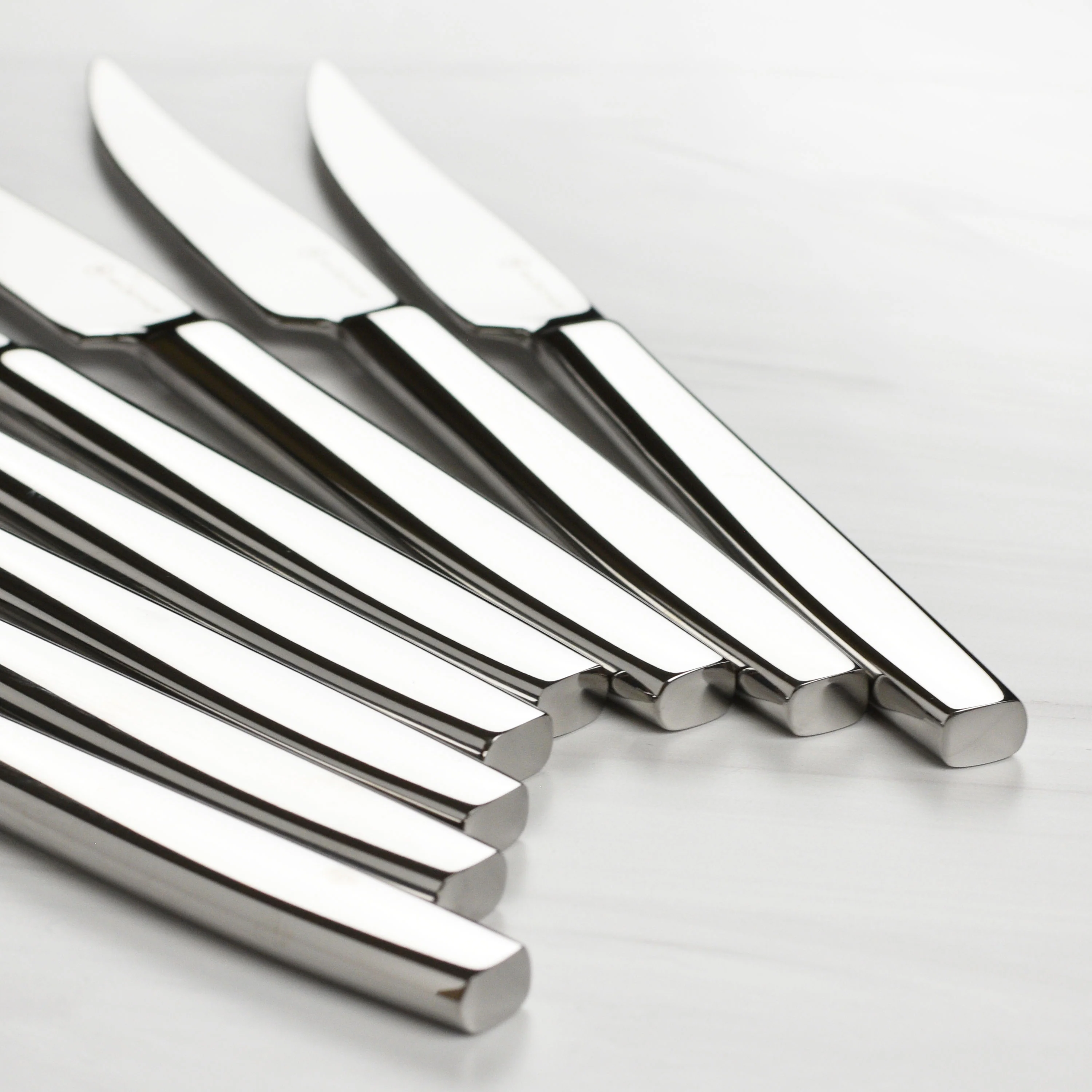 Wusthof 8 Piece Stainless Steel Steak Knife Set with Olivewood Case - Image 4