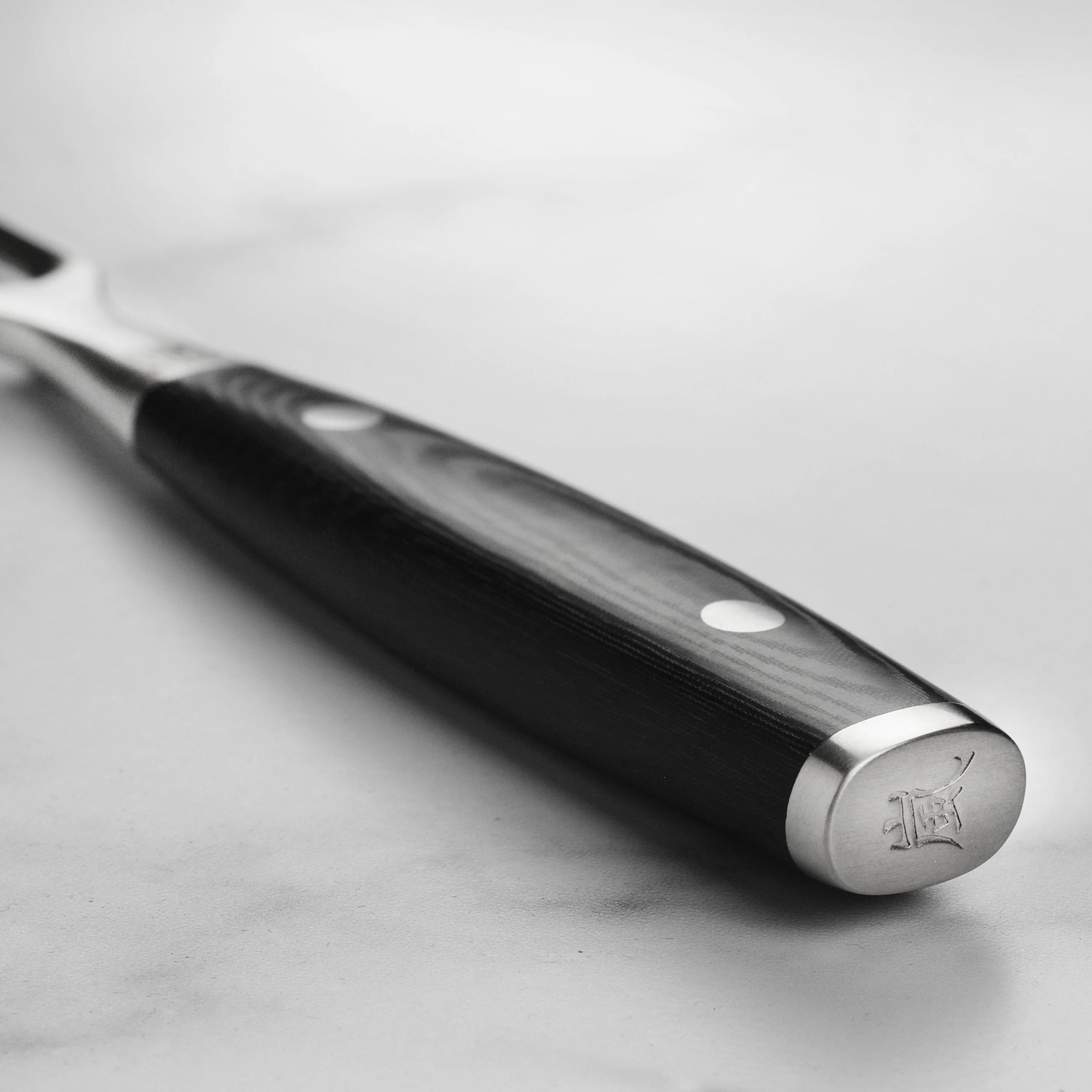 Yaxell Ran Plus 6.5" Carving Fork - Image 2