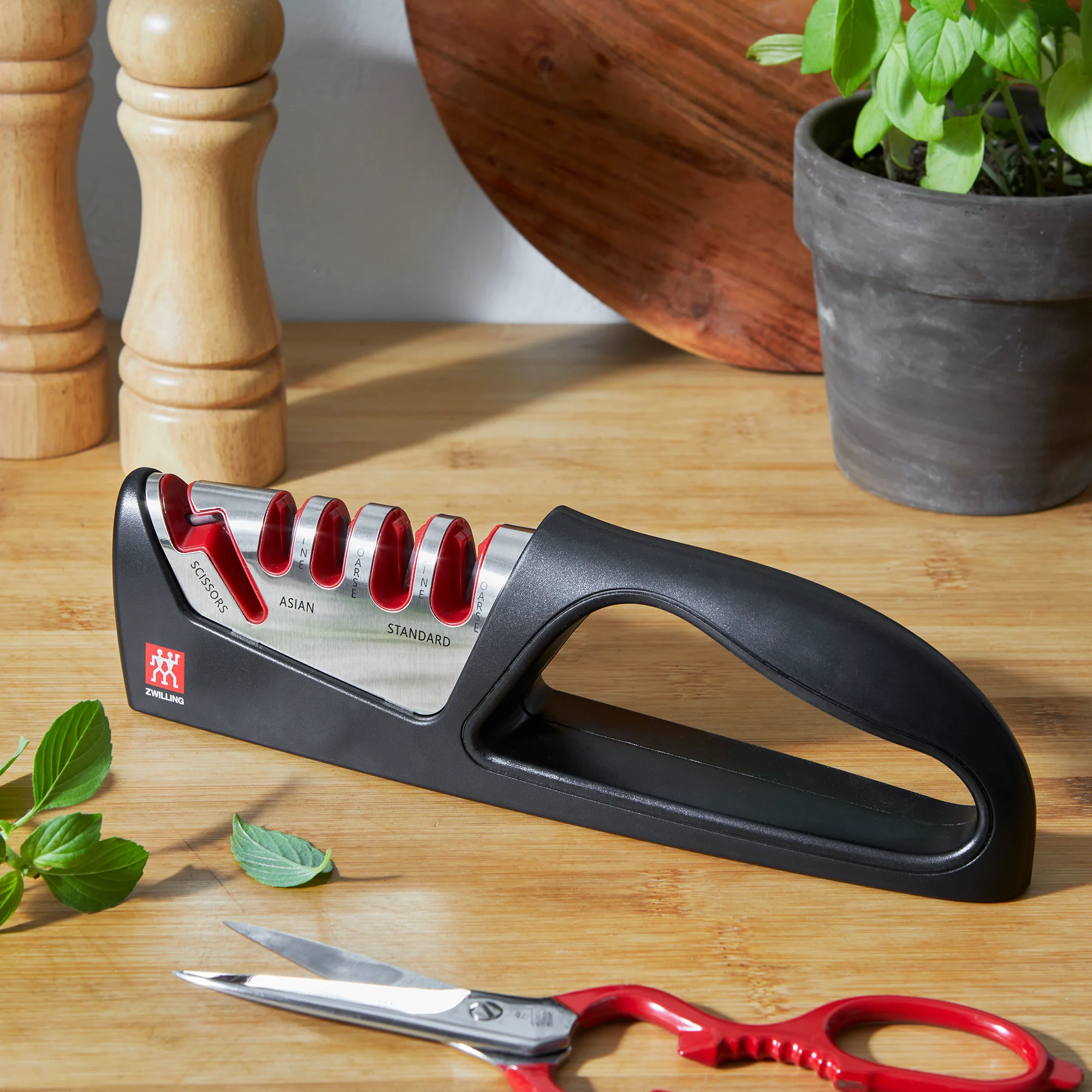 Zwilling 4 Stage Hand-Held Knife & Scissors Sharpener - Image 9