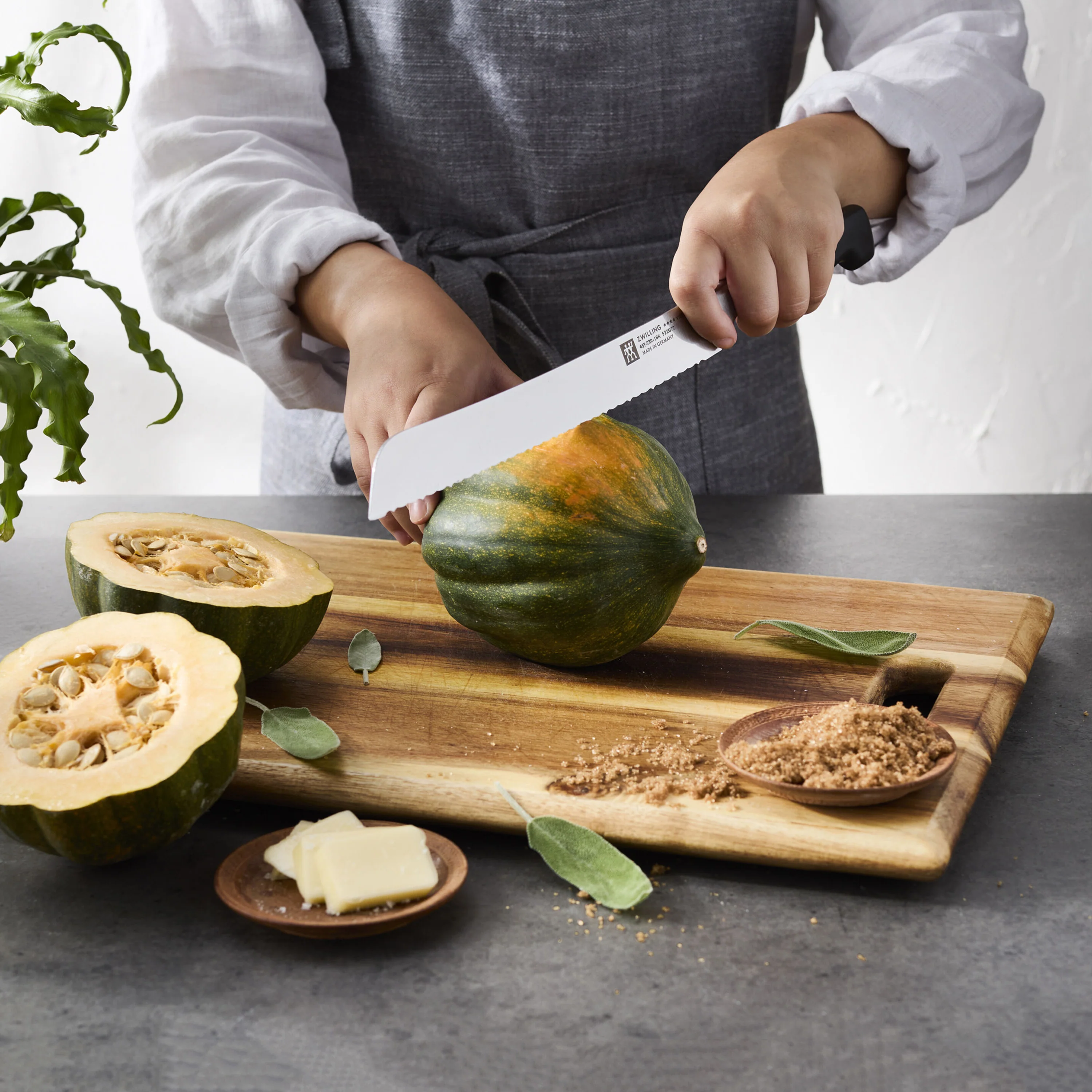 Zwilling Four Star 9" Country Bread Knife - Image 10
