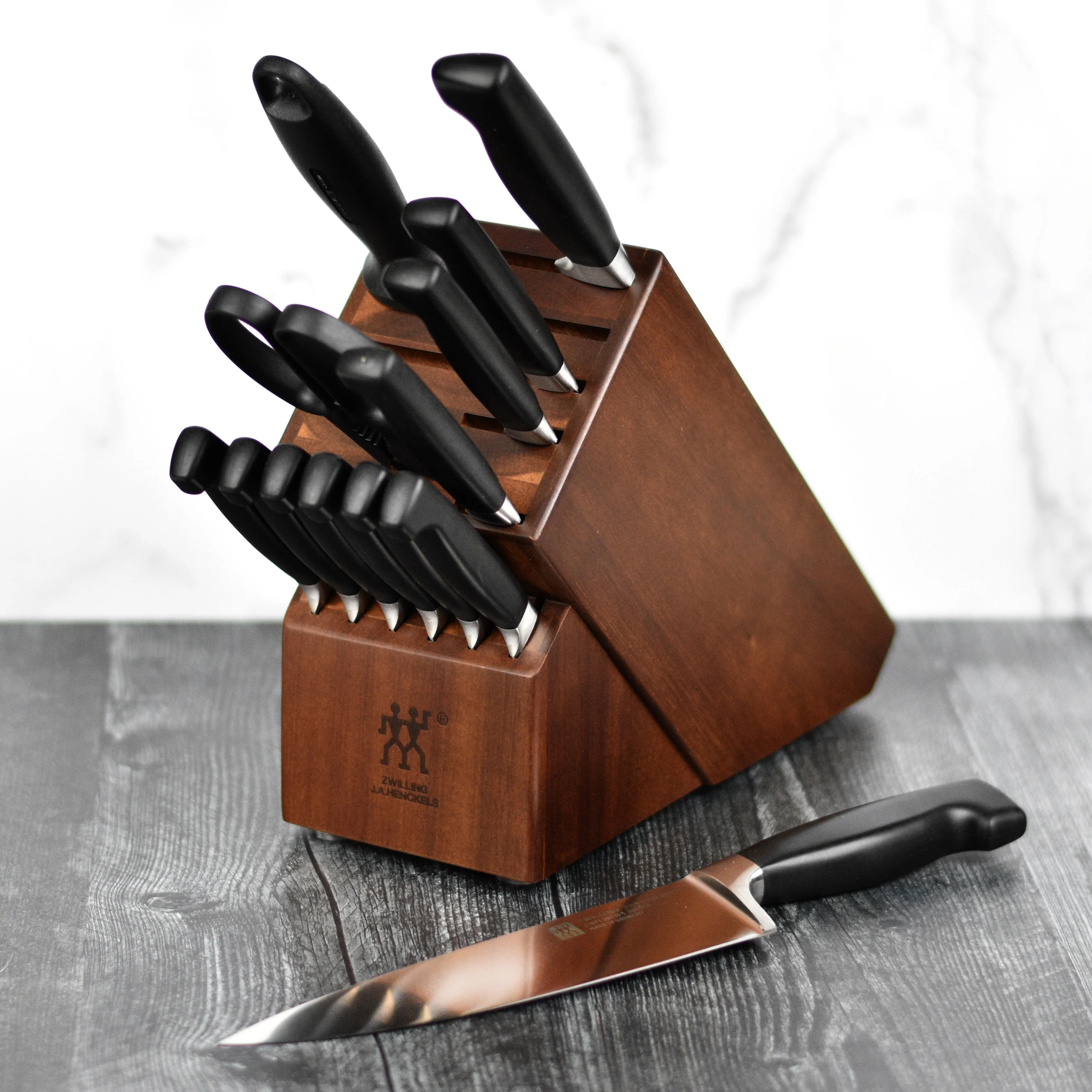 Zwilling Four Star 10" Flexible Slicing Knife - Image 7